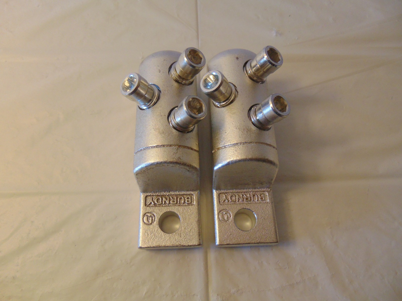2 KASB39U12 Burndy Terminal QIKSHEAR Lug Series, 600-750 kcmil 1-hole Shear Bolt