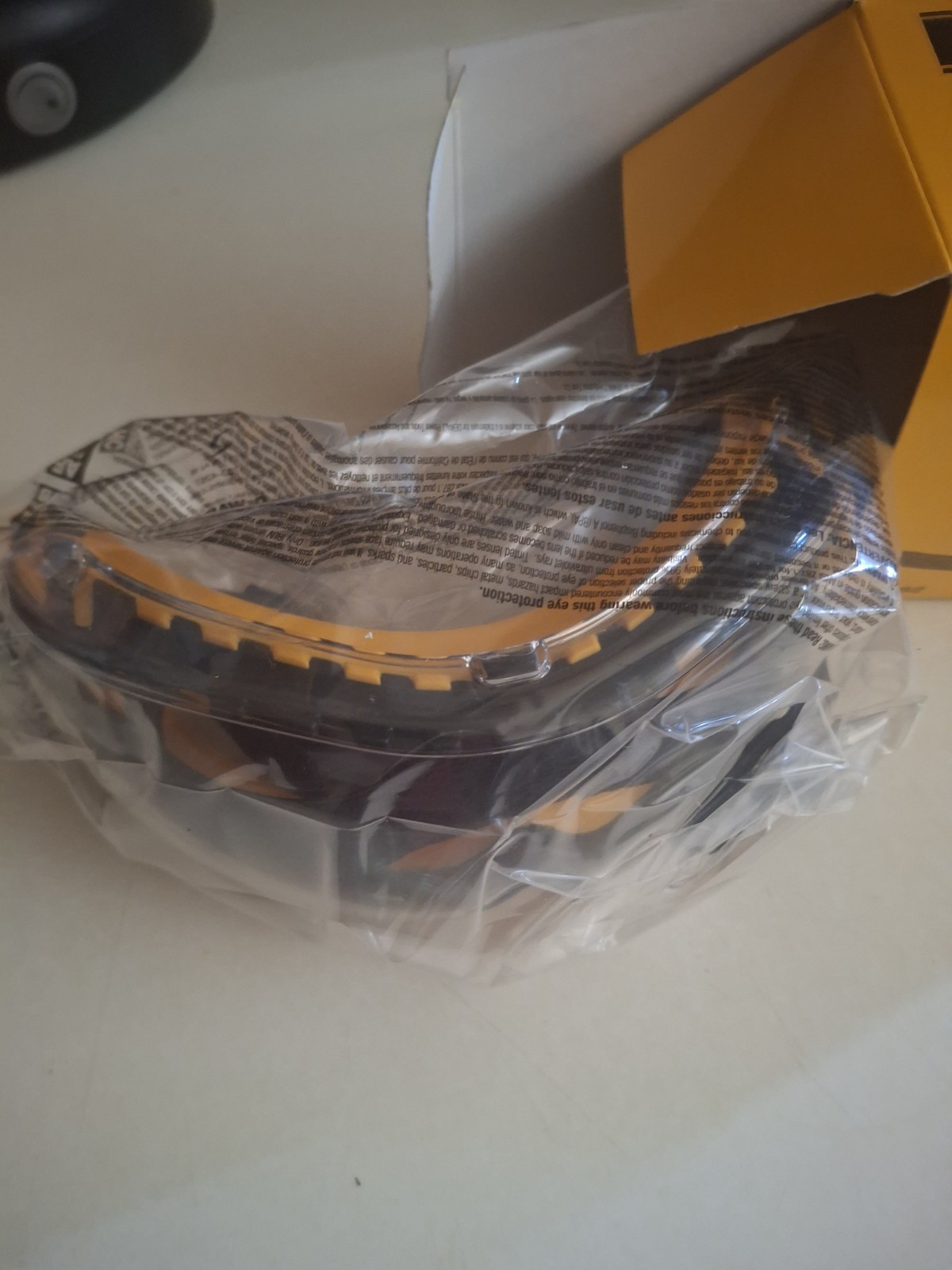DEWALT Safety Goggles Concealer Dual Mold Clear Anti-Fog Lens 99.9% UV DPG82 New