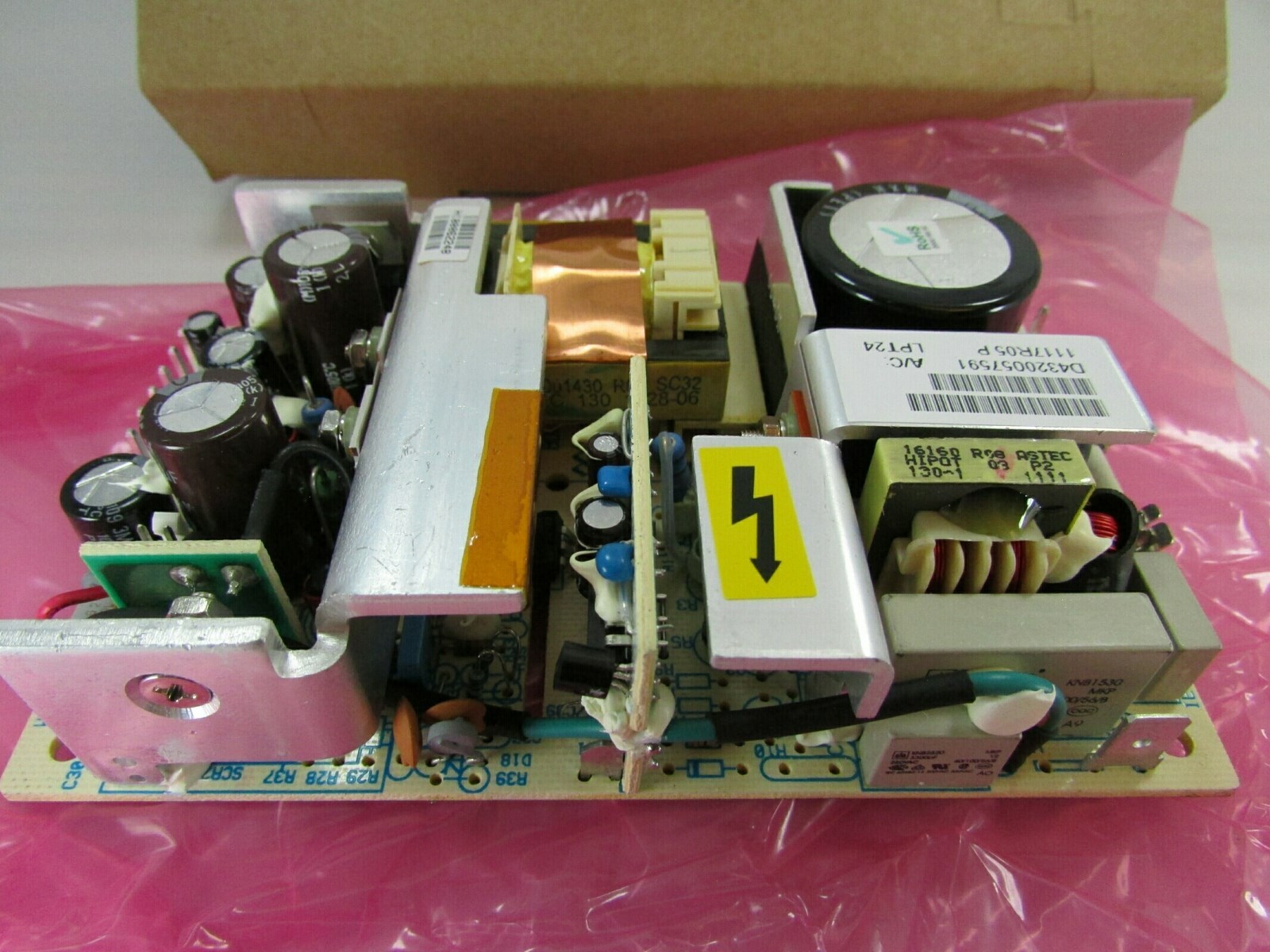 New Artesyn 40W Switching Power Supplies 85 – 264 VAC In, 5 12 -5 VDC Out LPT24