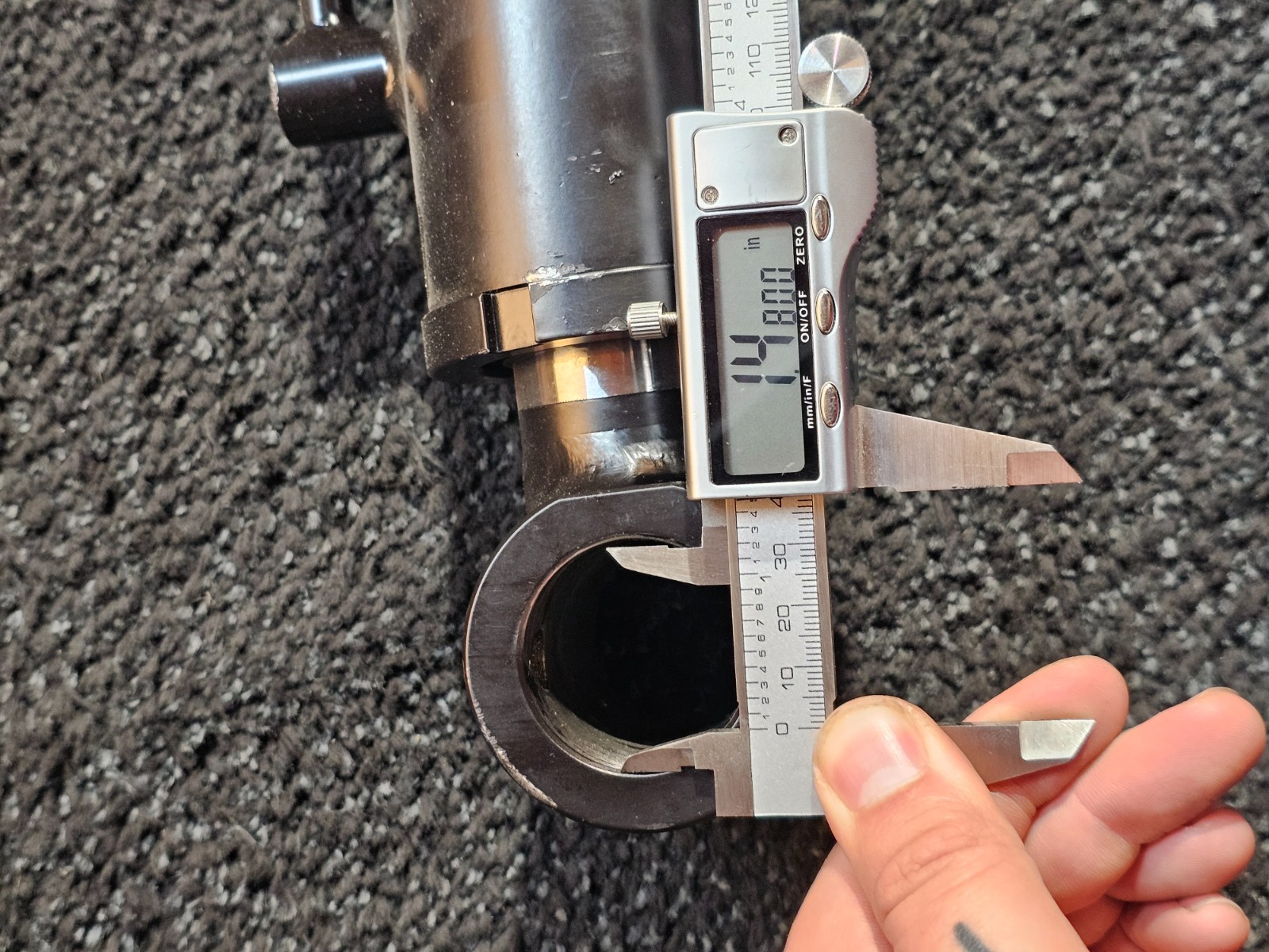 Hydraulic Welded Cylinder 2.89″ OD x 36″ Retracted Length x 1.77″ Rod Diameter