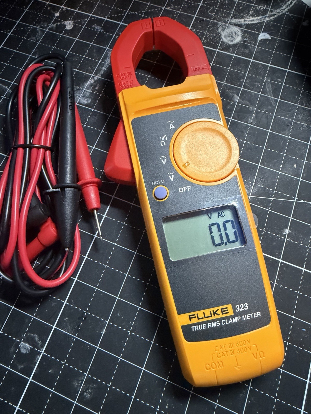 Fluke 323 Clamp Meter (4152628)