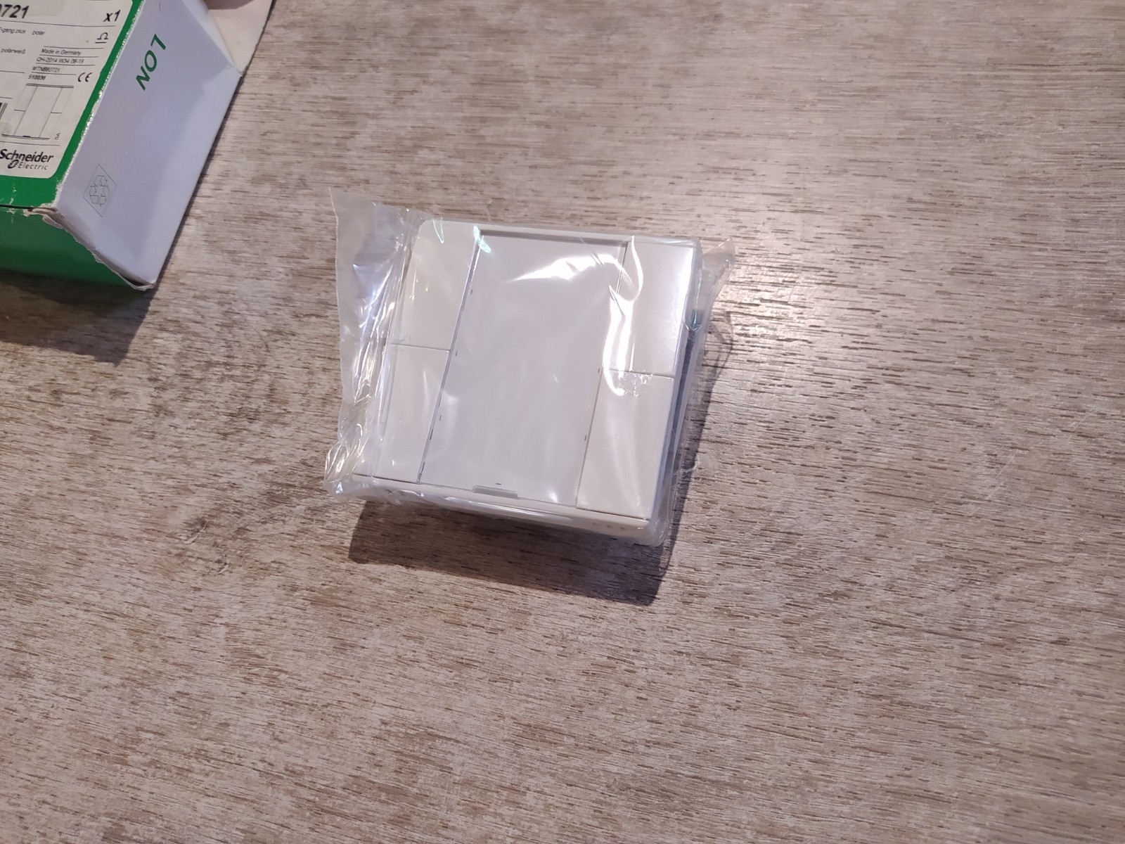 SCHNEIDER ELECTRIC LON ARTEC PUSH-BUTTON 2-GANG MTN880721 [NEW]