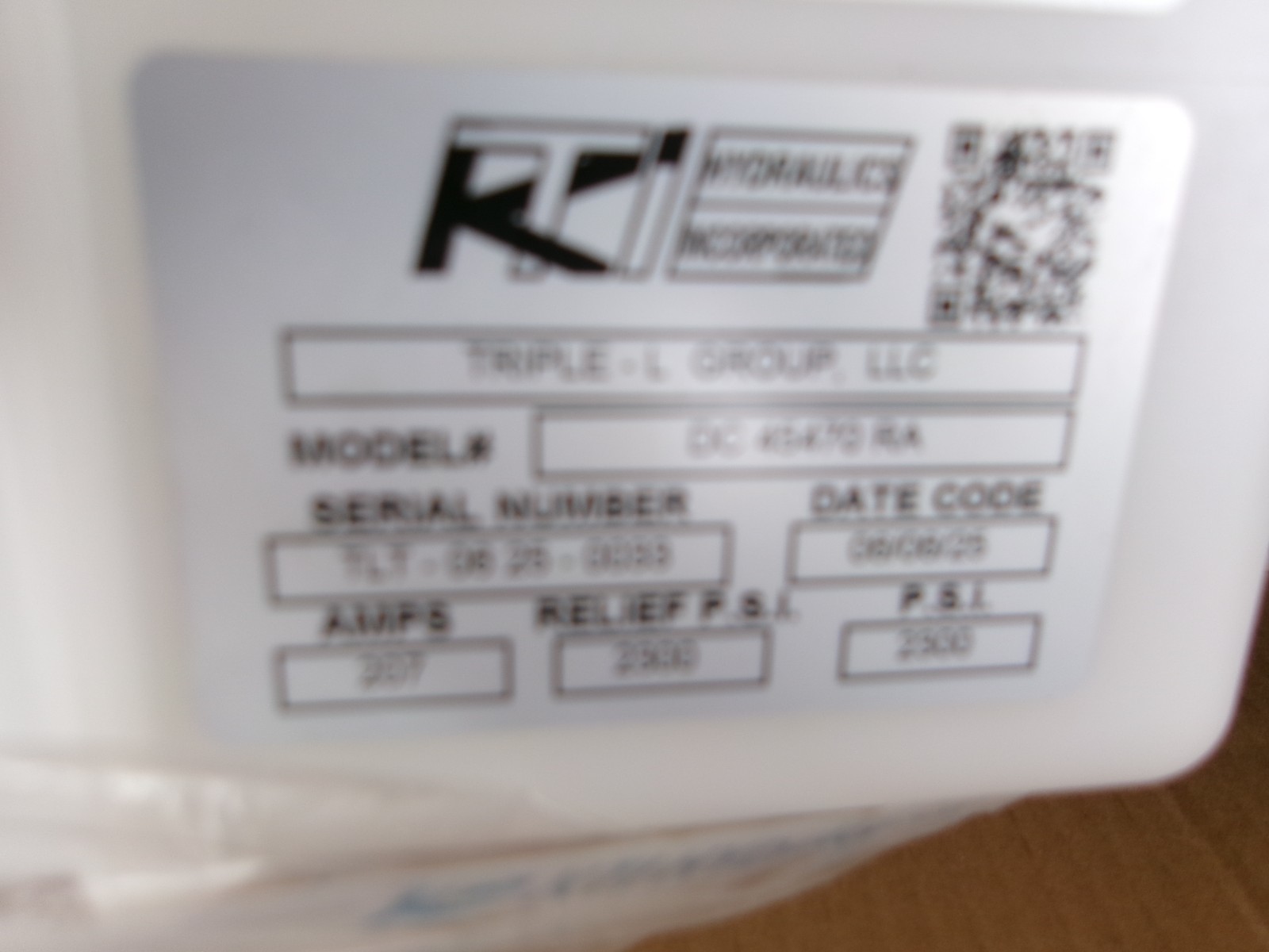 KTI DC47470RA 12VOLT SINGLE ACTING HYDRAULIC POWER PUMP 3 QUART 2300 PSI