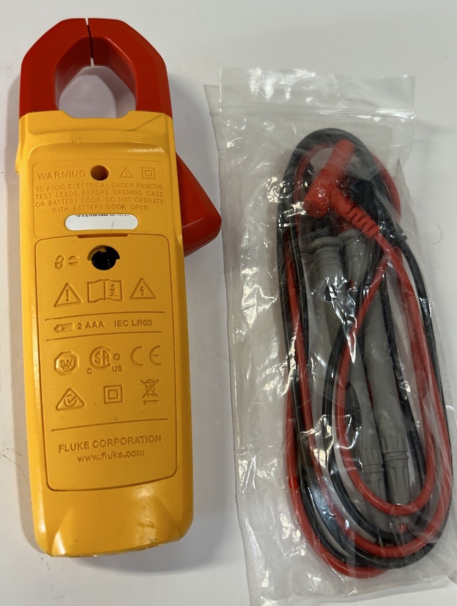 Fluke 323 True-RMS Digital Clamp Meter, 600V AC&DC Voltage,Ohm W/case Excellent