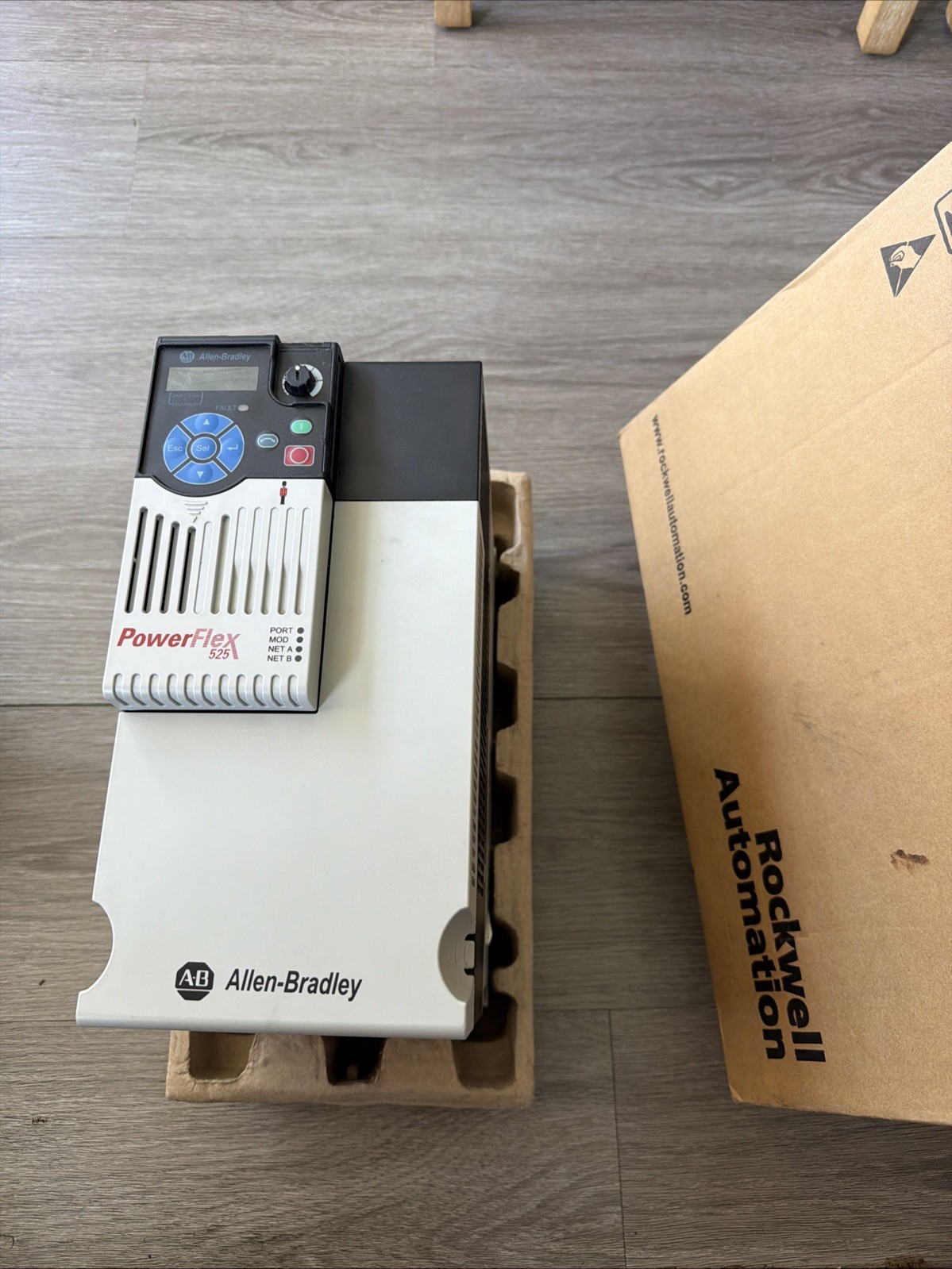 Allen Bradley 25B-B032N104 — PowerFlex 525 7.5kW (10Hp) AC Drive**New**Brand AB