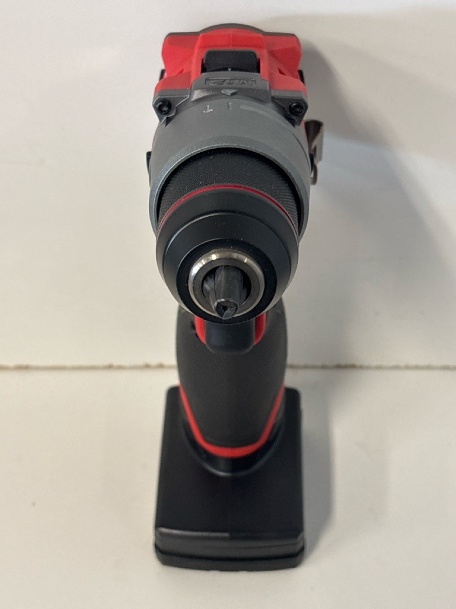 MILWAUKEE TOOLS 3404-20 1/2″ FUEL DRILL WITH XC4.0 BATTERY AND CHARG (P18027869)