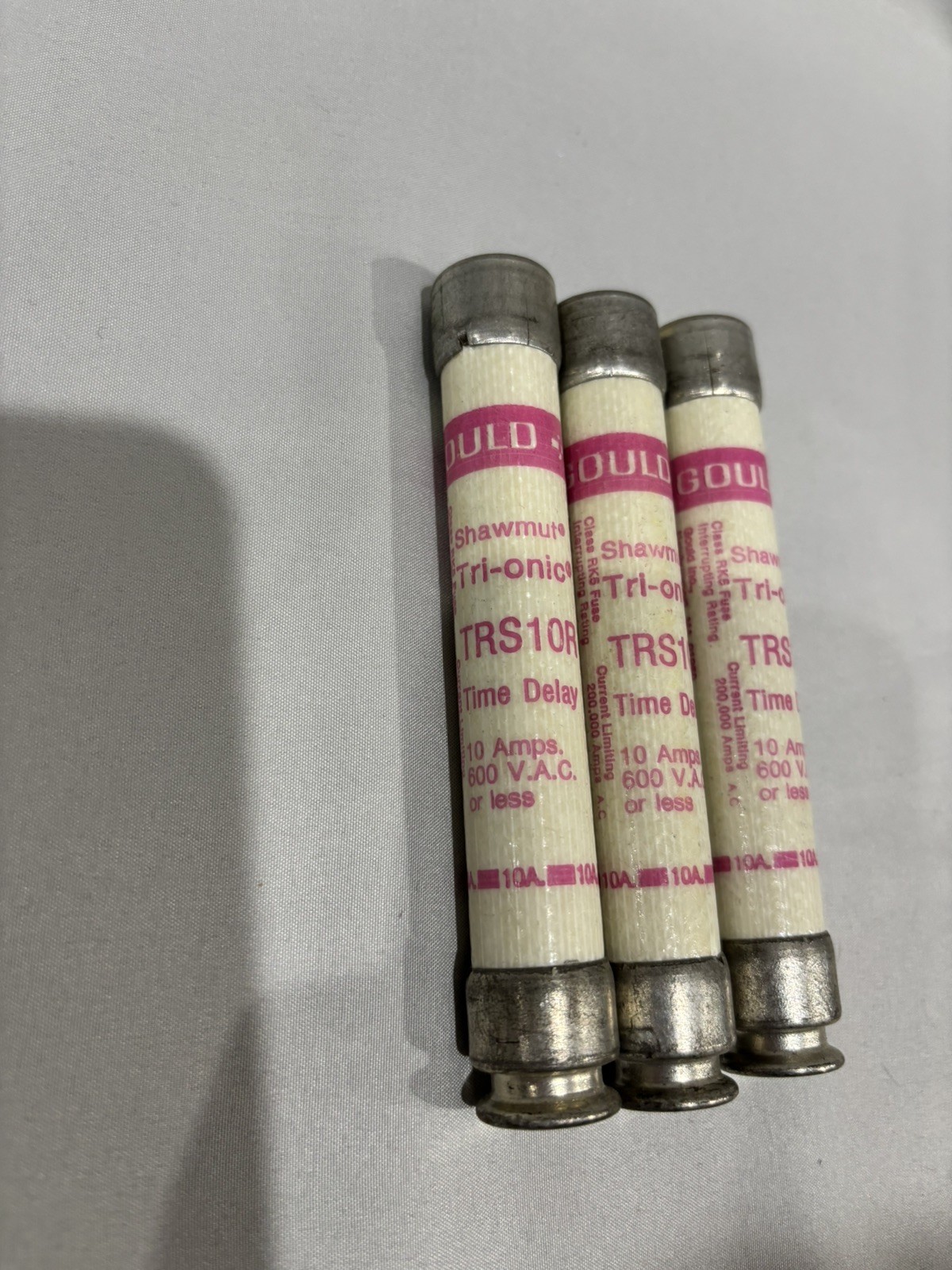 Lot Of 3 Gould Shawmut TRS10R Tri-onic 10A 600V Crack See Photos Good Test All 3