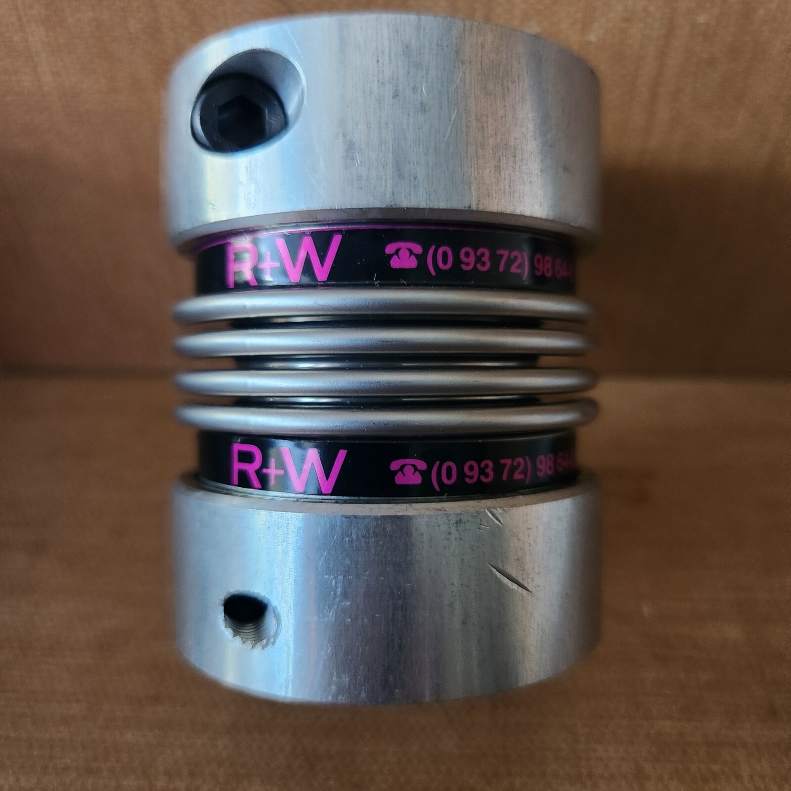 R +W Bellows coupling 0.93 72 98 64.0 5/8 to 15MM shafts
