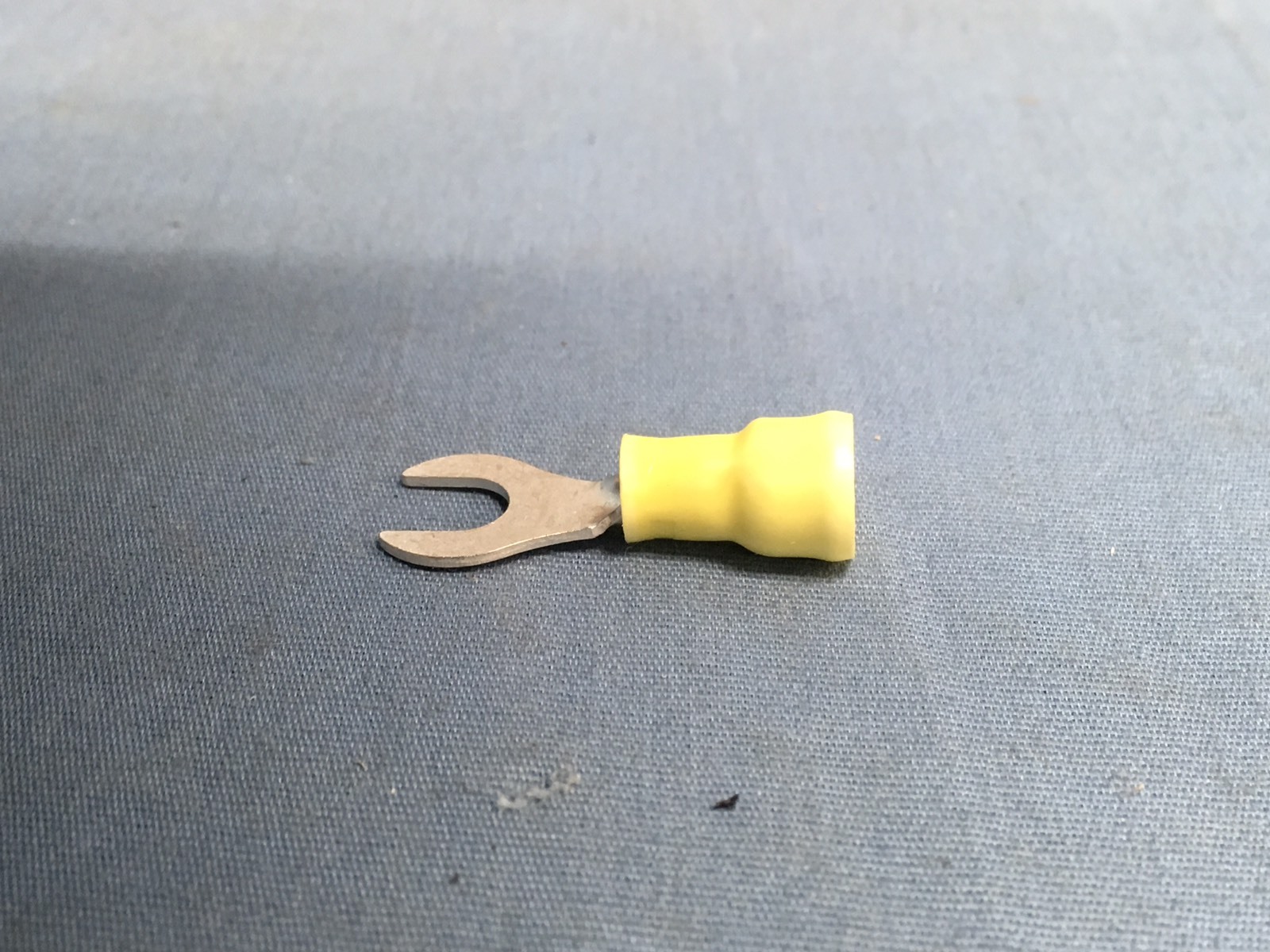 1000 NEW Amp Tyco 321611 PIDG Crimp Ring Tongue Terminal 12-10AWG ¼” Stud Yellow