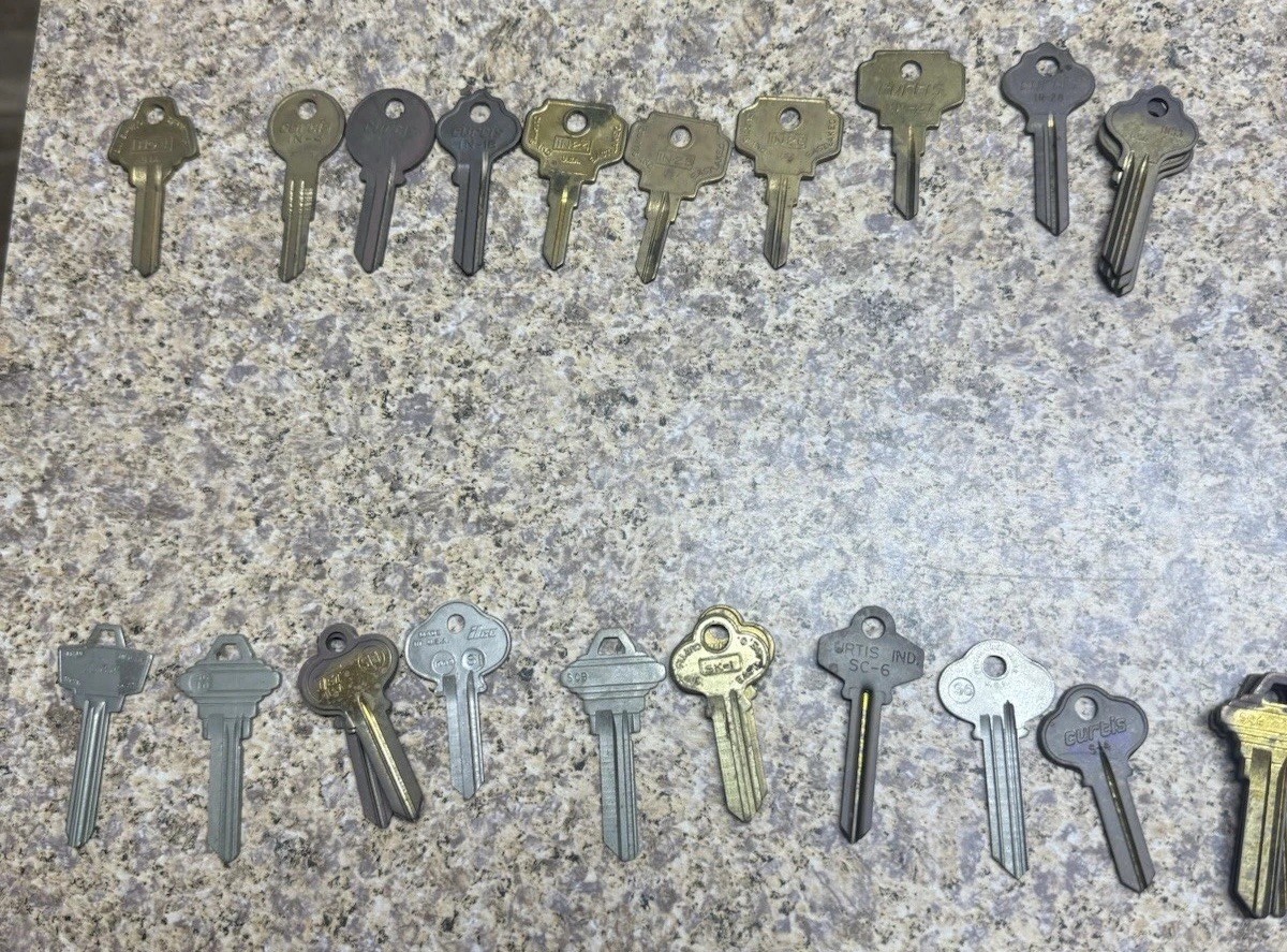 Lot 135 Key Blanks 3 lb Many Patterns See Details Ilco Master National Schlage