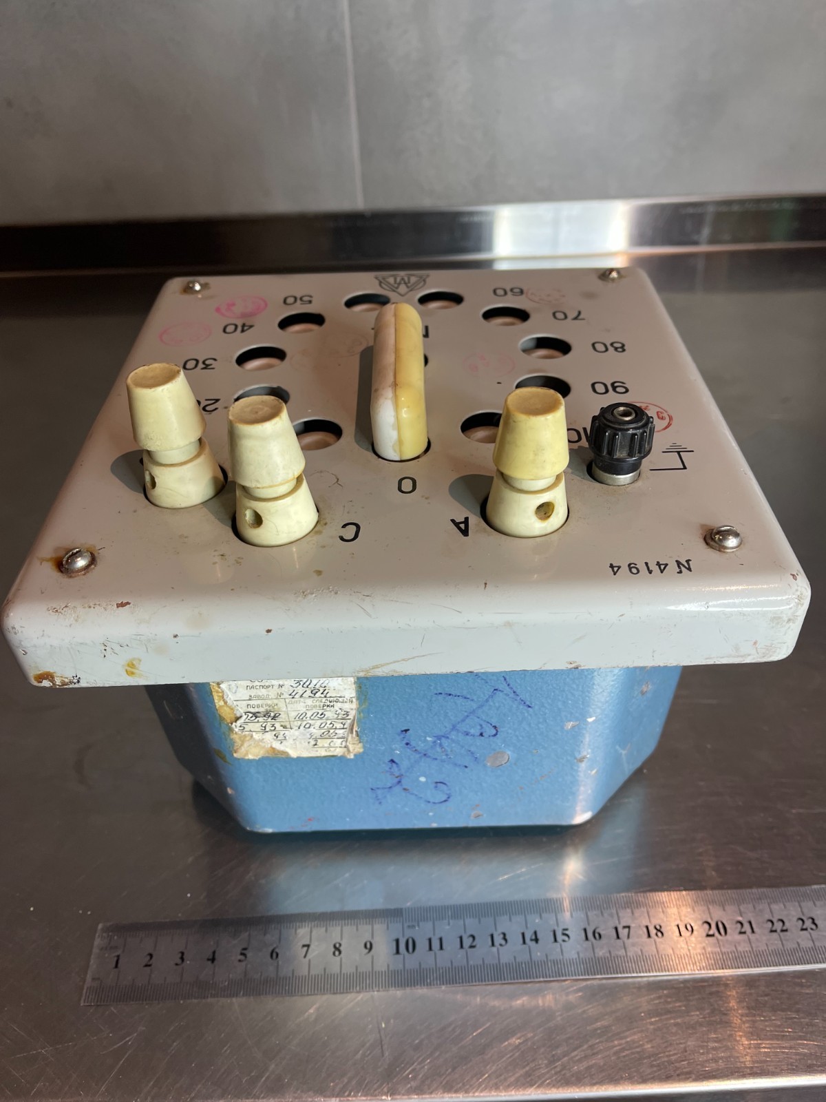 0 10 20 30 40 50 60 70 80 90 100 MOhm Resistance Standard Box 0.02% 600V