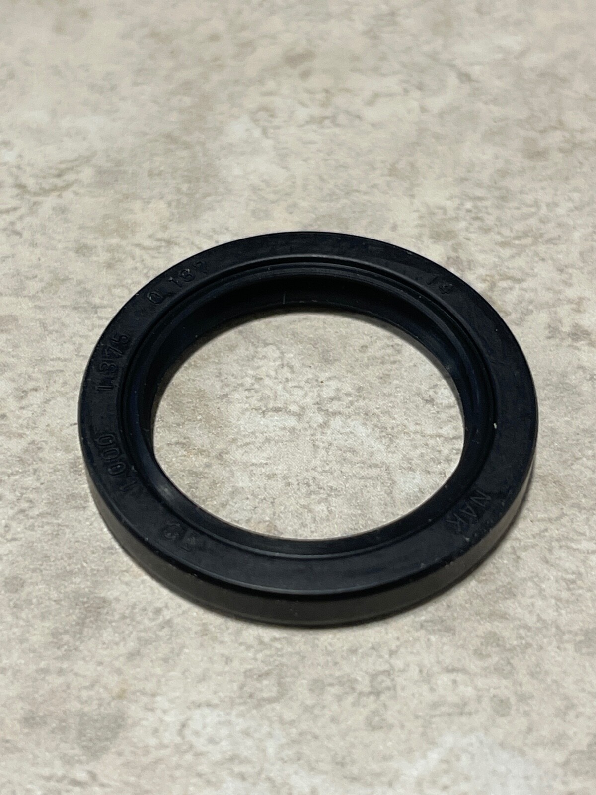 NEW Dichtomatik TCM Oil Grease Seal TCM 101318TC-BX