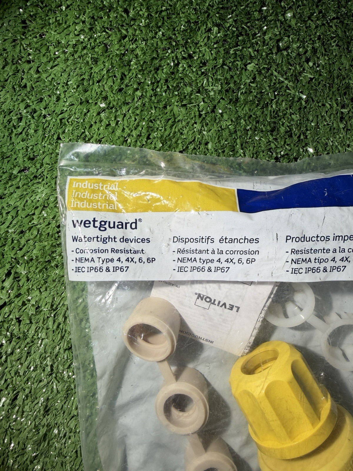 Leviton Wetguard Industrial Watertight Plug Yellow NEMA Locking Plug New Sealed