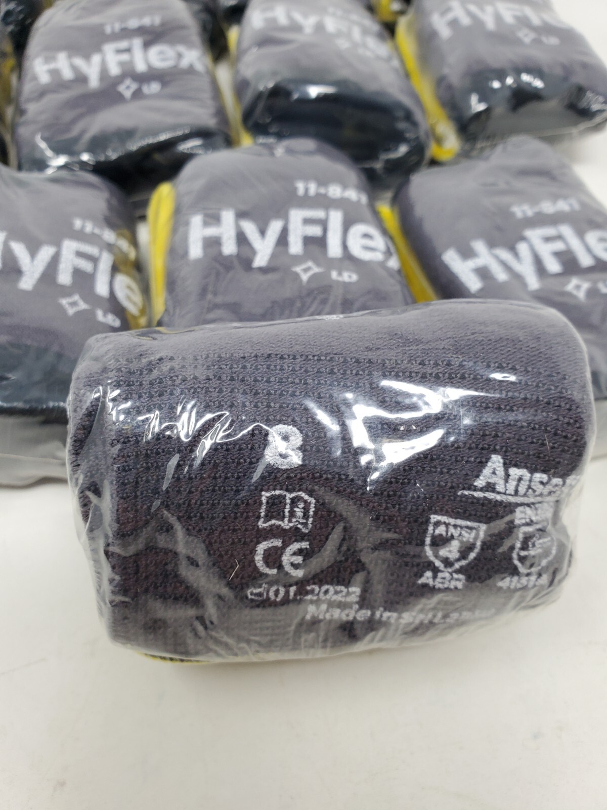 12 pairs Ansell HyFlex 11-841 Foam Nitrile Grip Work Gloves – Size 8 Medium M