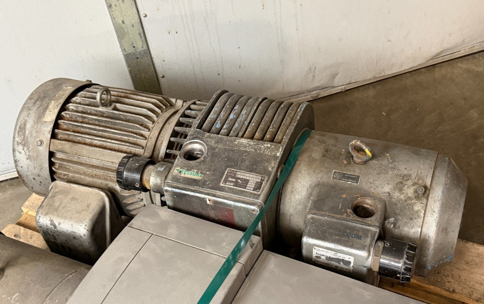 Becker DVT 2.100 Vacuum Pump 1700 RPM 70.6 CFM 8.5 PSI