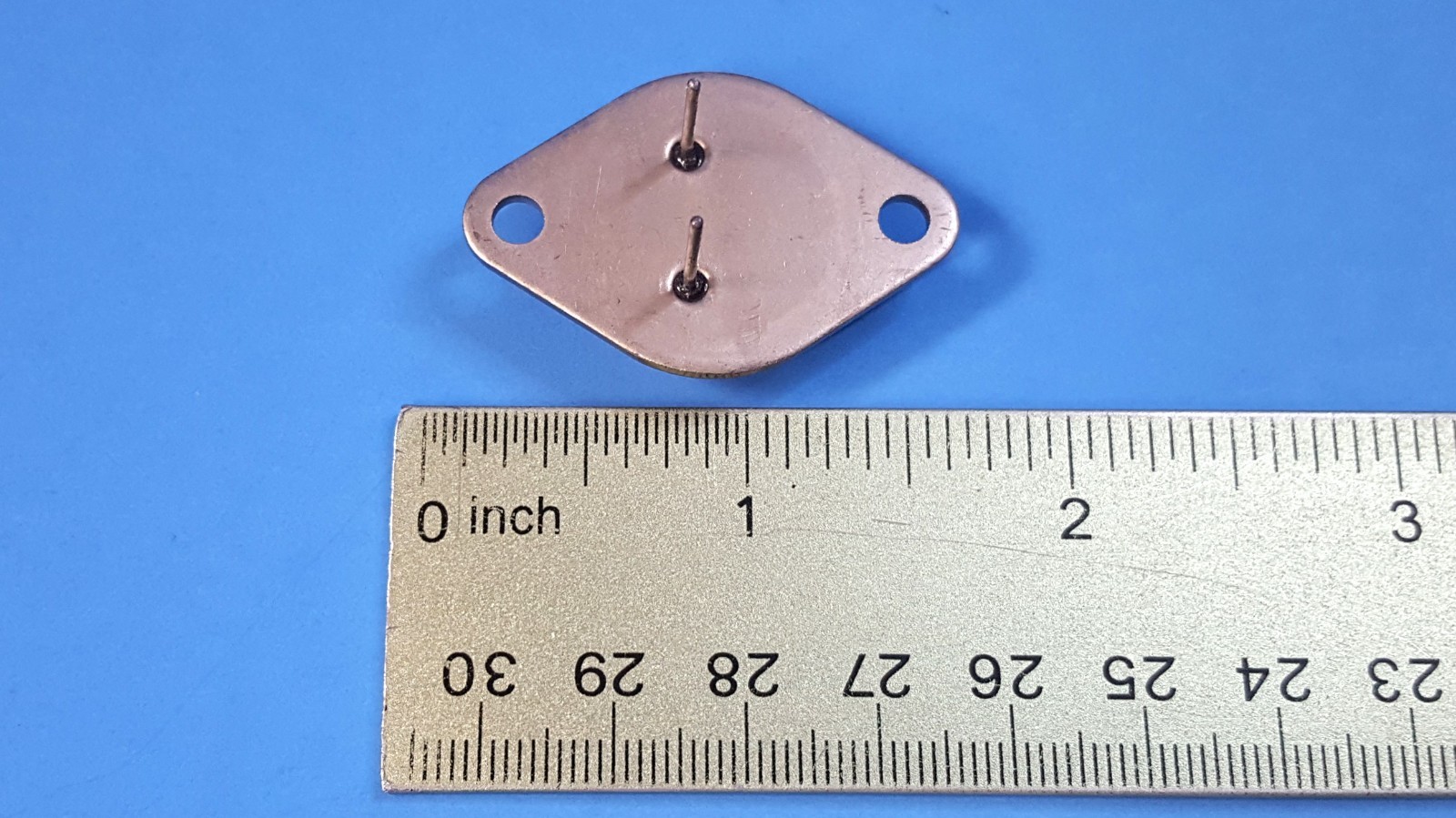 ONE- IC, Voltage Regulator, LM338K/STEEL, NSC, 2-PIN