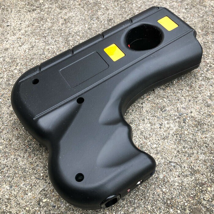 Striker 10MV Rechargeable Pistol Grip STUN GUN w/ LED Light & Pepper Spray Set