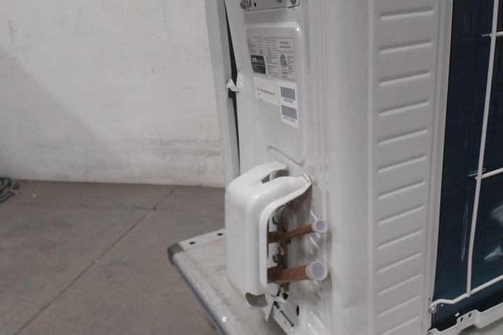 Friedrich WFPU17Z243C 208/230VAC Air Conditioner Condensing Unit (D)