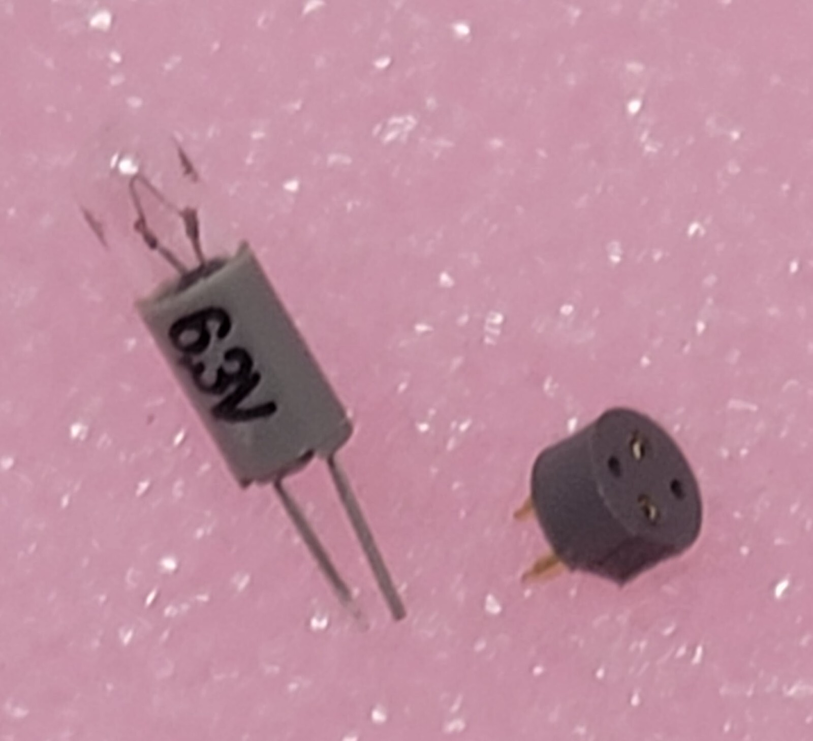 Lot of 10 – 7349 – Subminiature Bi-Pin Lamp, 6.3V, 200mA, 1/8” Pin with Socket