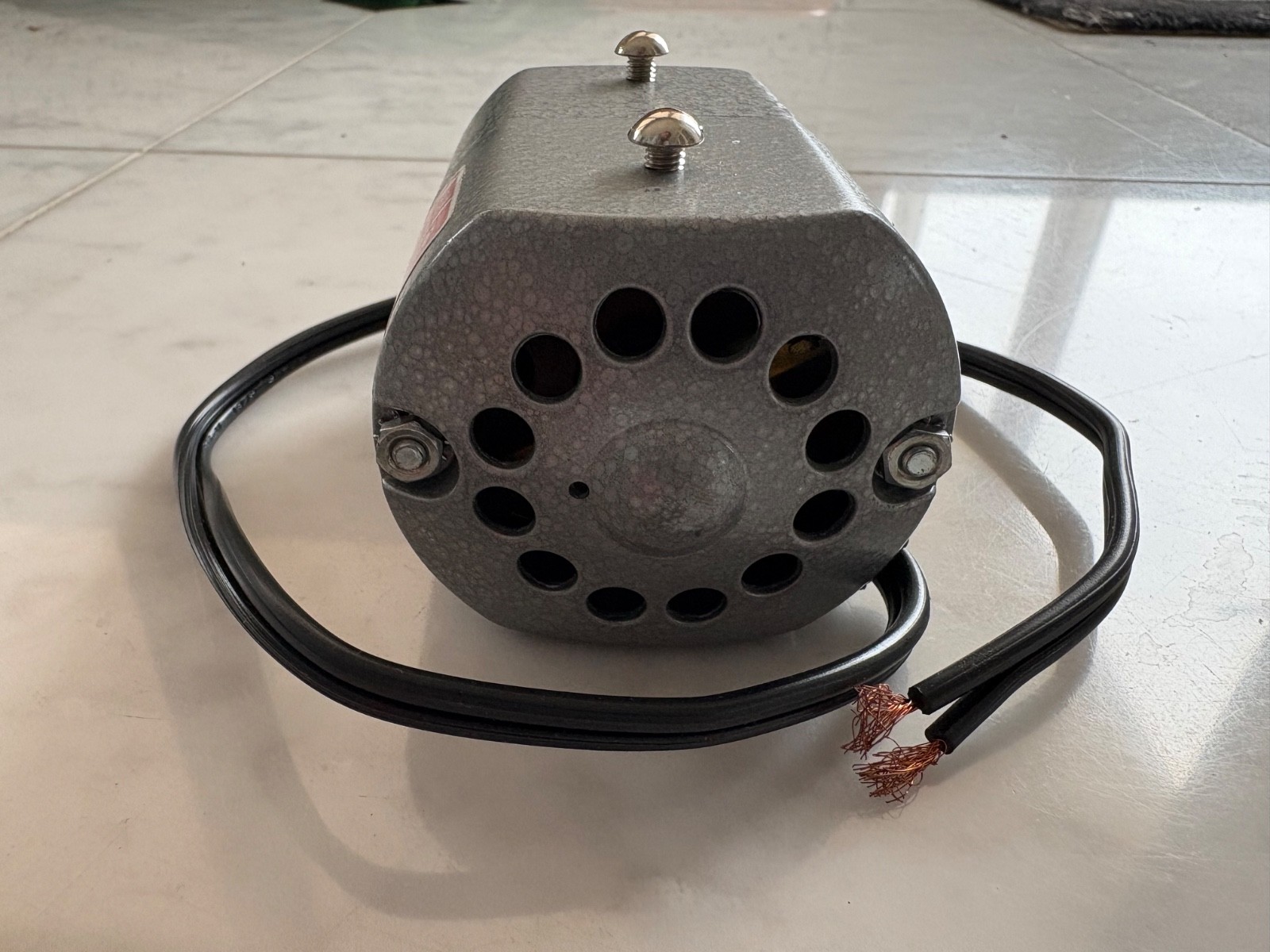 Dayton 1/15 HP Universal AC/DC Motor