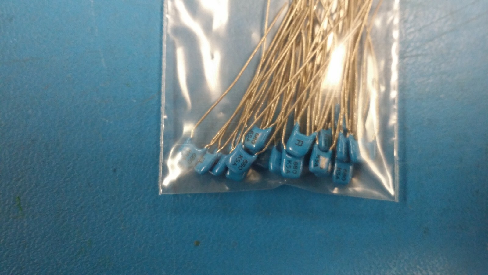 (50PC) RPE122X7R681K050 MURATA MONOLITHIC CER CAPACITOR X7R 680pF 10% 50V RADIAL