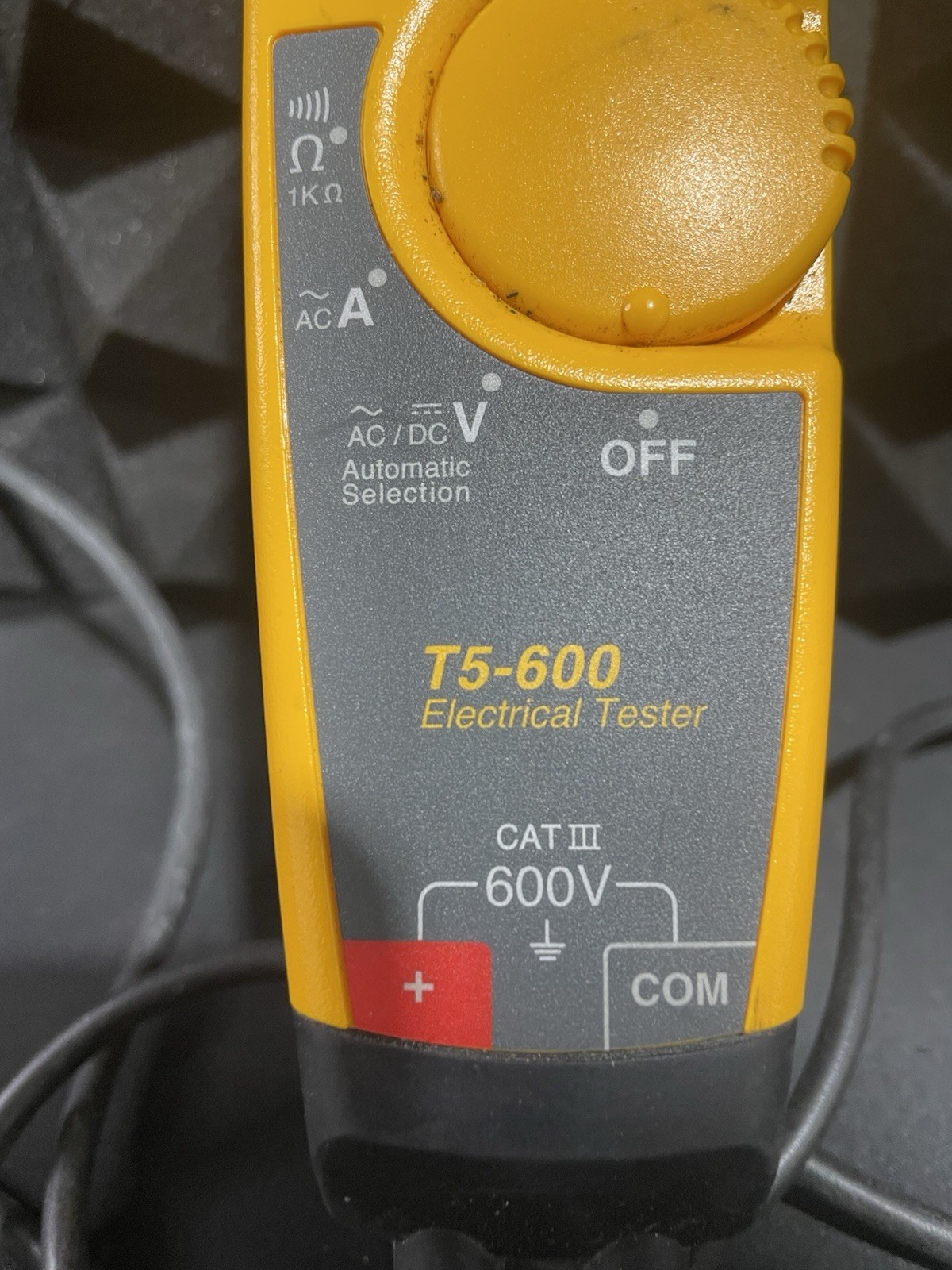 Fluke T5-600 Electrical Tester Voltage Continuity Current Meter CAT III 600V