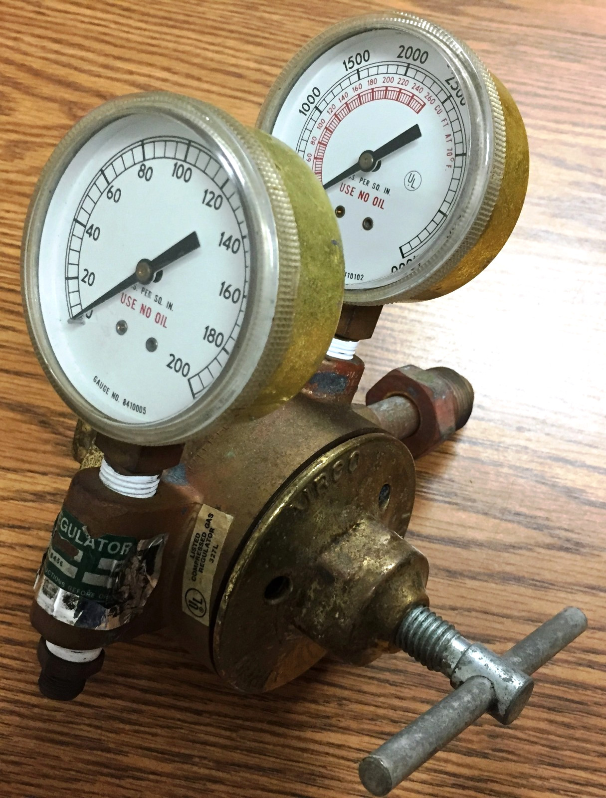 Airco 806-8456 Two Stage Oxygen & Gas Regulator with 2 Gauges of 200 & 4000 psi