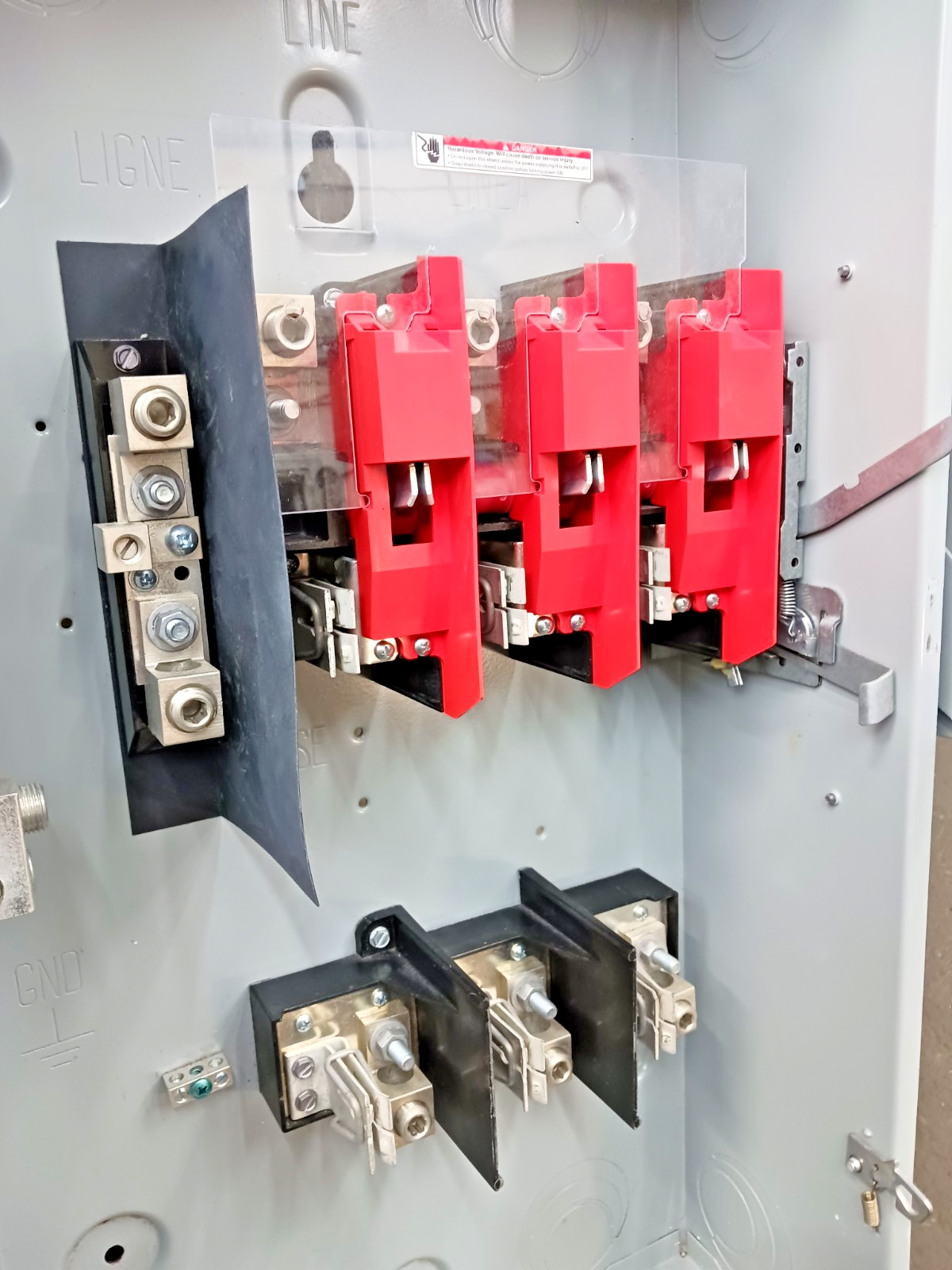 Siemens 200 Amp Fusible Heavy Duty Safety Switch 3 Pole 600V AC/DC HF364N