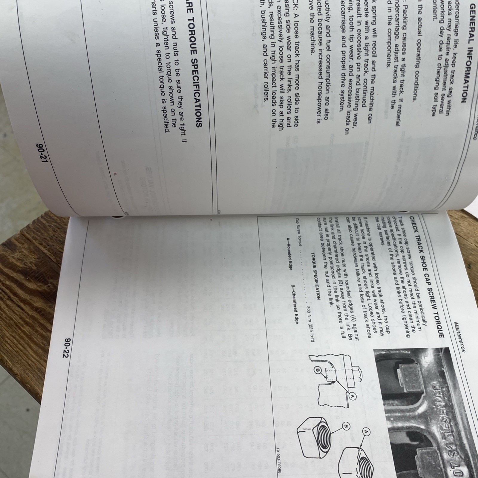 John Deere 490E Excavator Owners Operators Manual – OMT138805