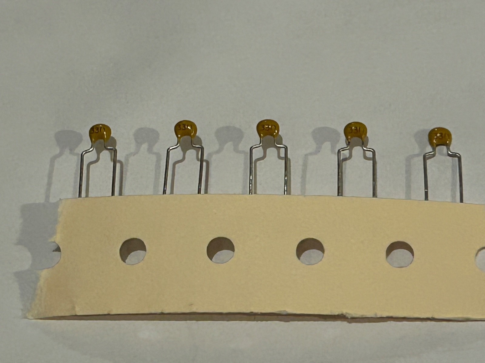 3 pcs 4.7pf-680pf 50V Monolithic Ceramic Chip Capacitor Choose Your Own Value