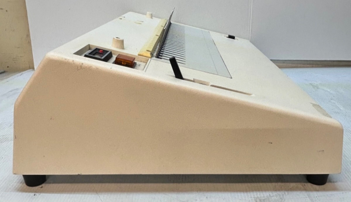 GBC Electric Binding Machine 110EB-3 60Hz 1Ph 115V 2A 173W T01019