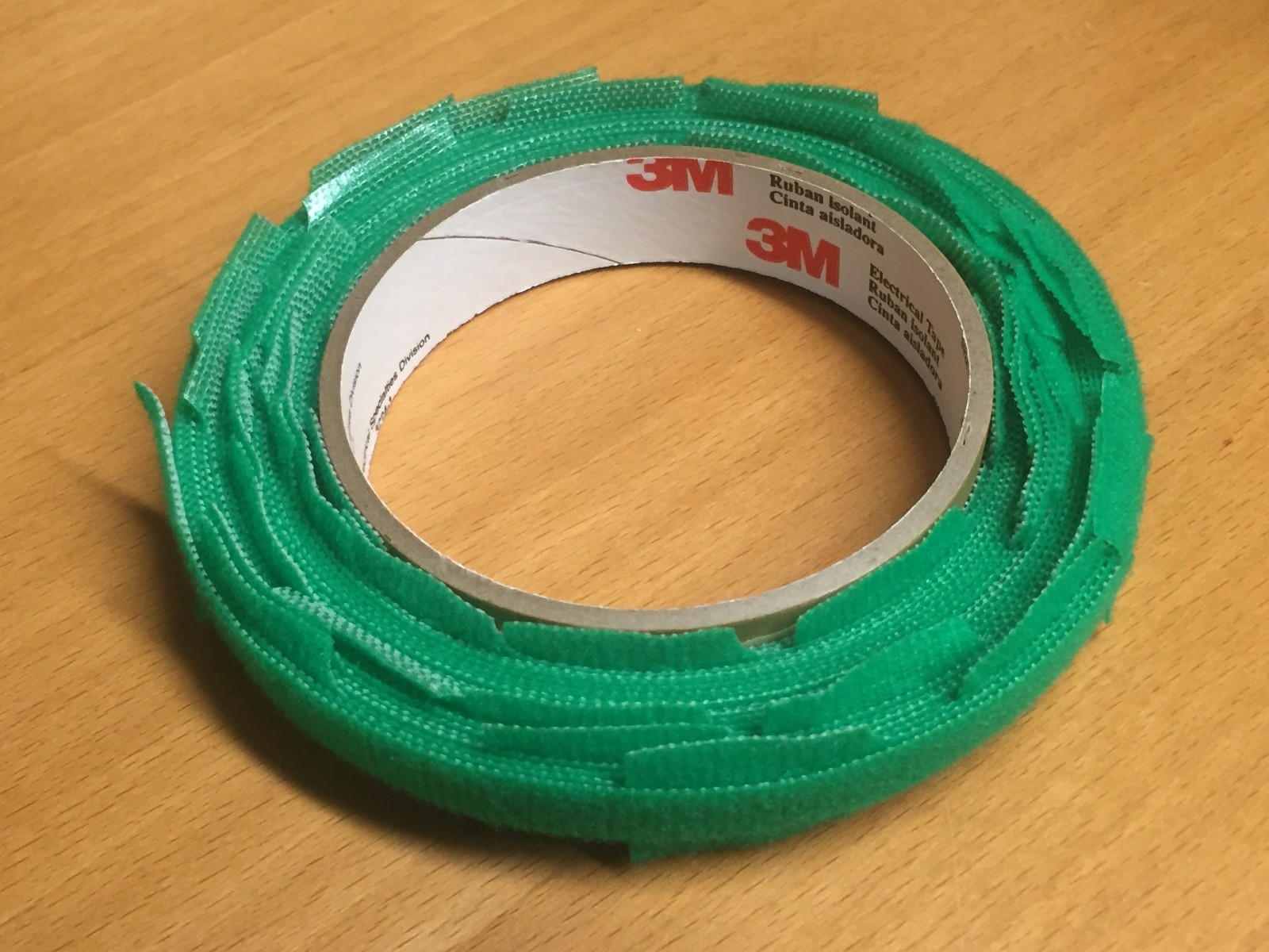 3M 100-6ST-GREEN Hook & Loop Fastener, Tie Wraps (1 roll)