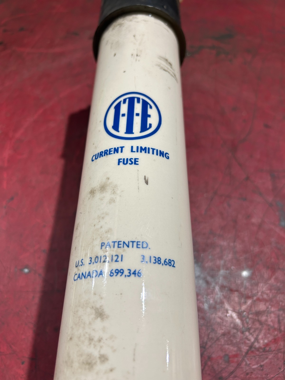 NEW NO BOX ITE CURRENT LIMITING POWER FUSE 427551