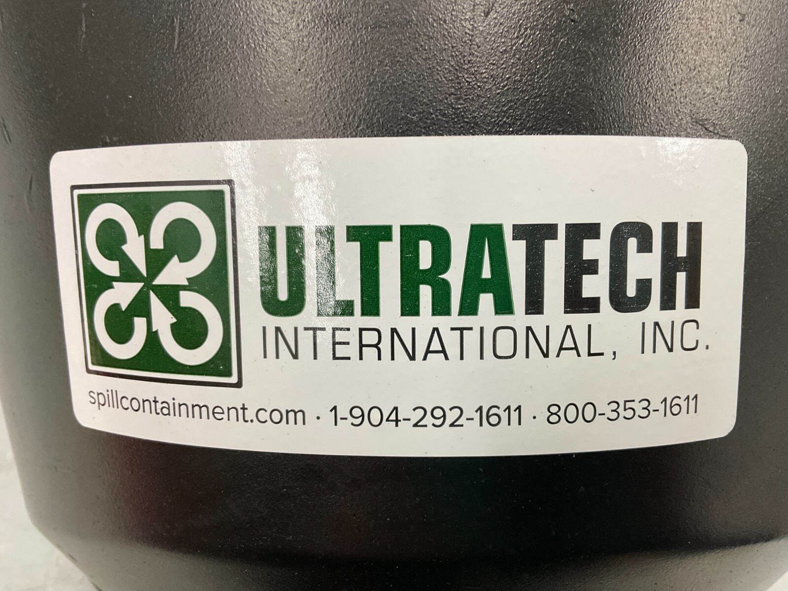 ULTRATECH – 651 Drum Funnel with Lid 13 3/8 in x 11 in