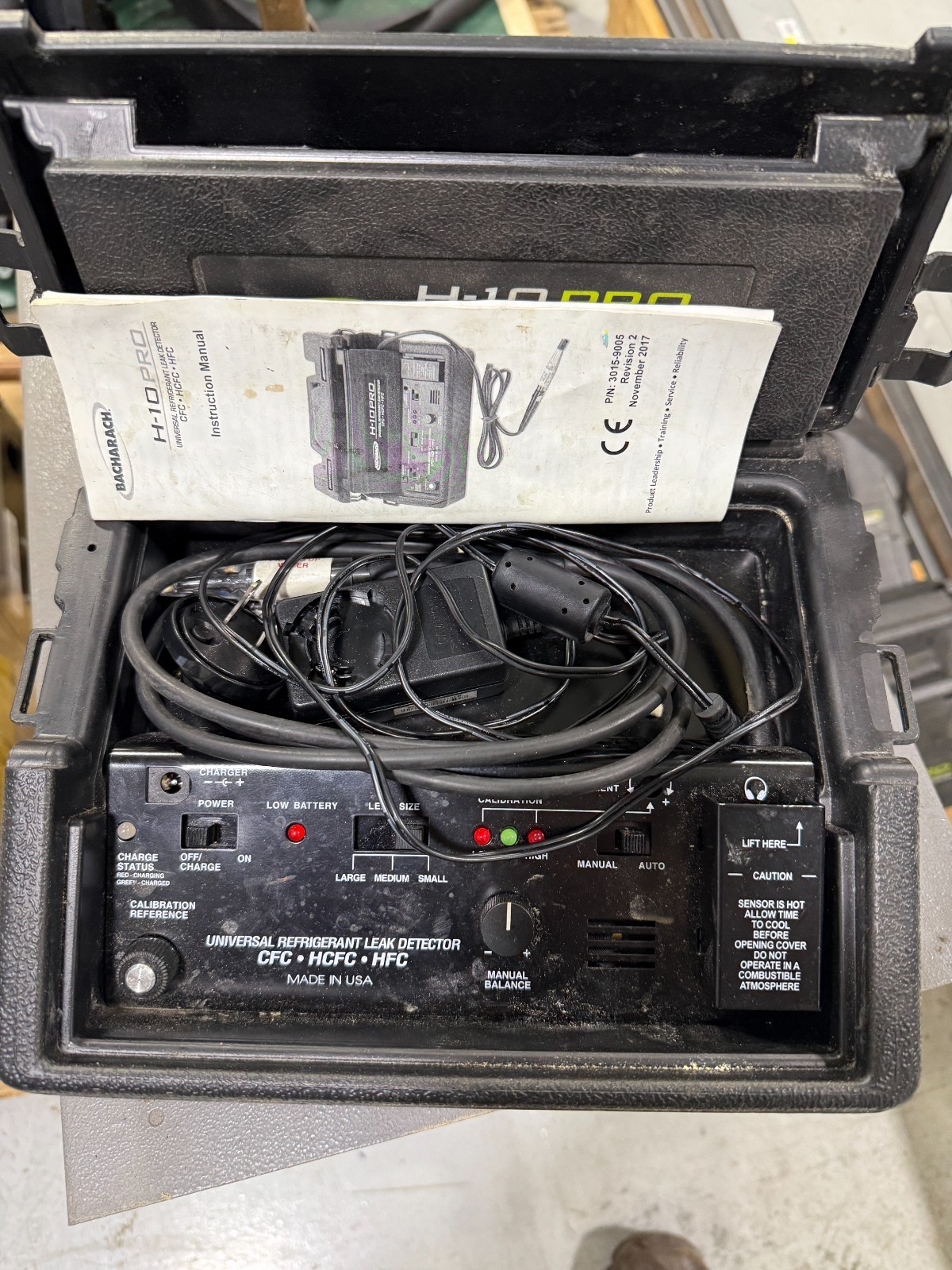 Bacharach H-10 Pro Refrigerant Leak Detector with Charger (N.American plug only)