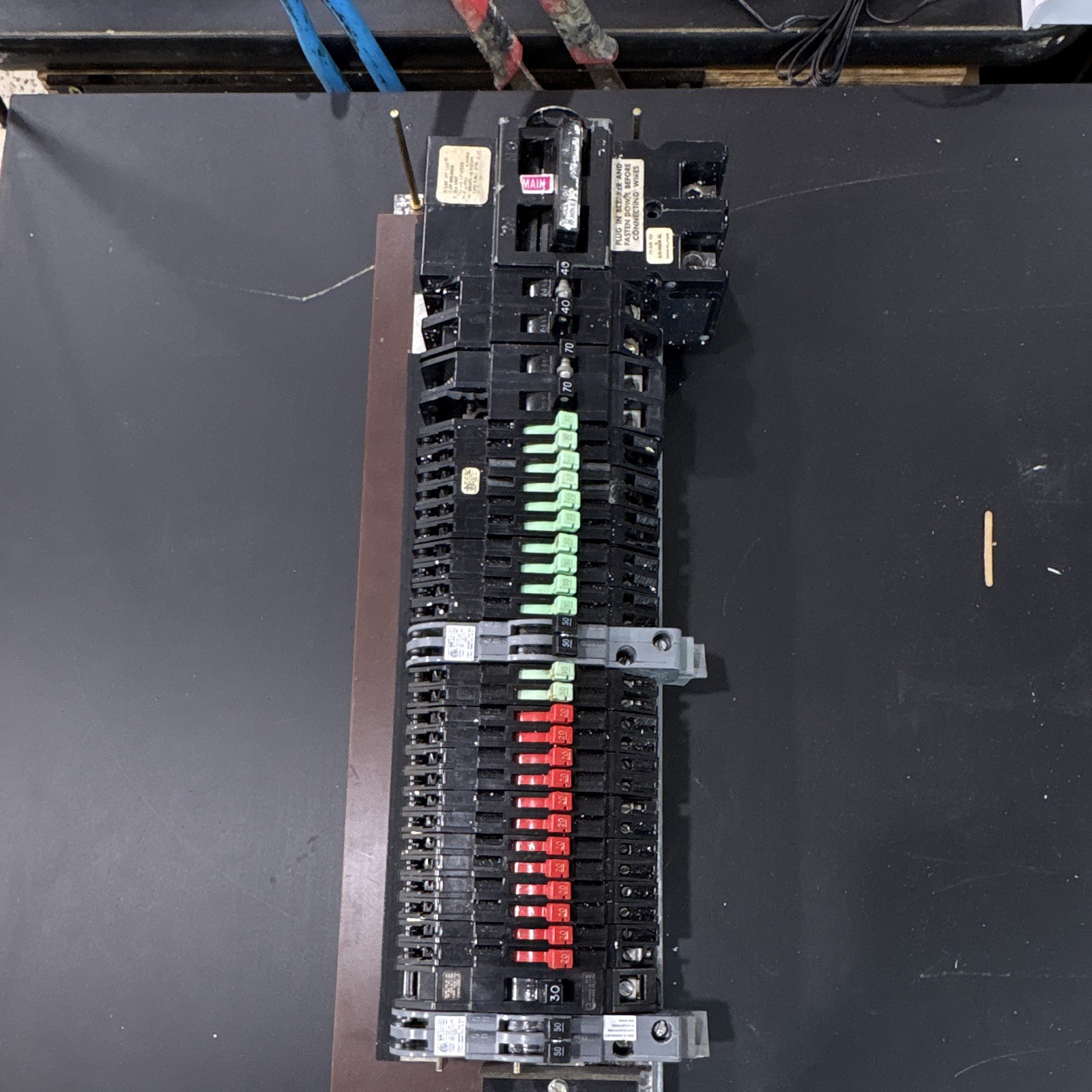 Main Breaker Panel breakers 70A 120/240V 2-Pole 31-40 Space w/ Bus Bars