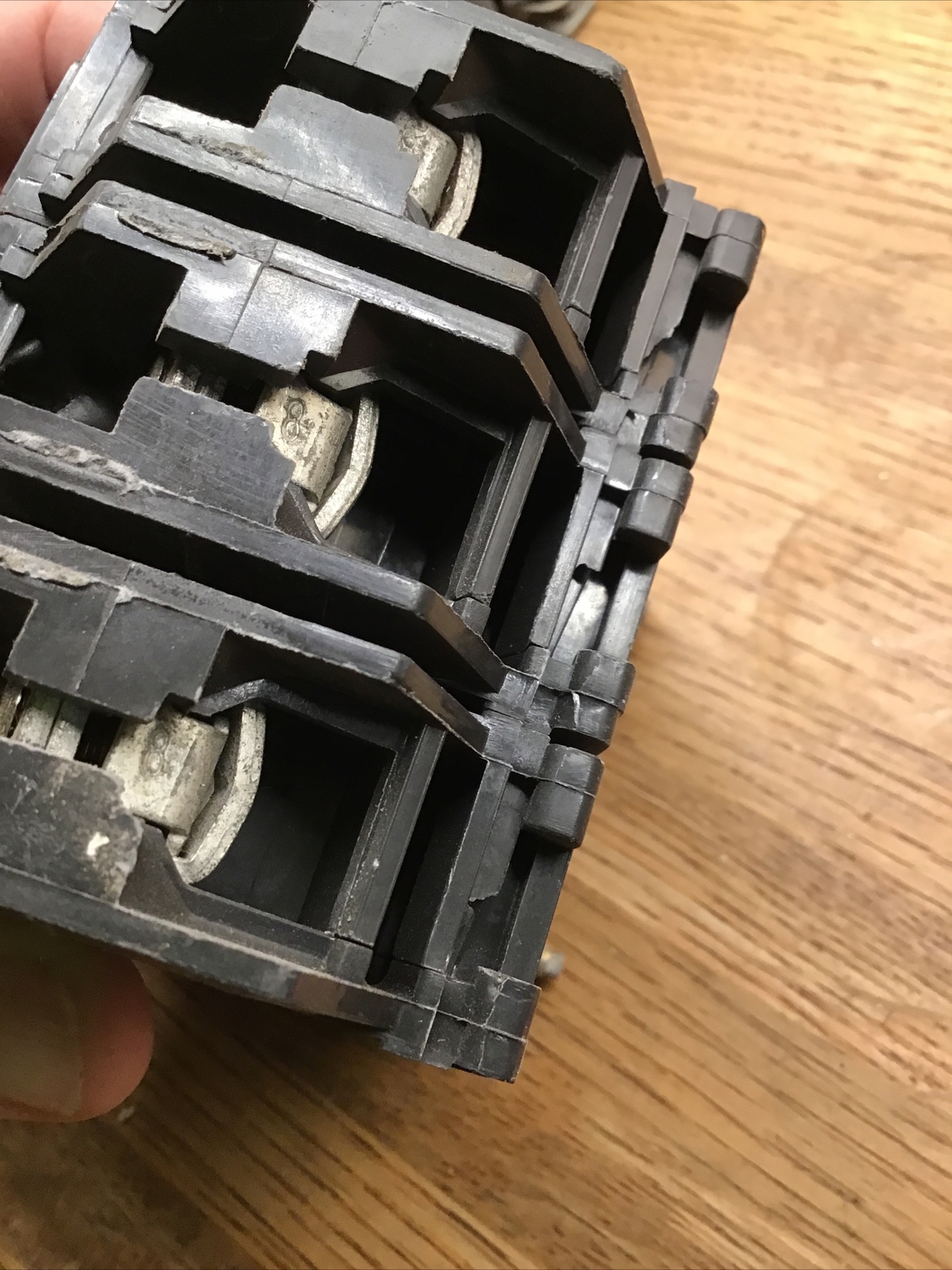 (1) G E 40 AMP 3 POLE CTL COMMON TRIP CIRCUIT BREAKER