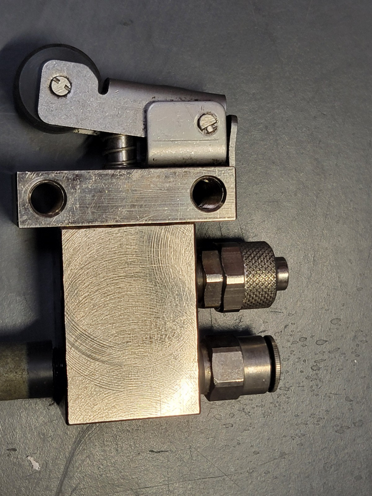 MULTIVAC 80255211221 LIMIT SWITCH, 8 BAR MAX, 3/2 VALVE NOS SPAREFREE SHIP