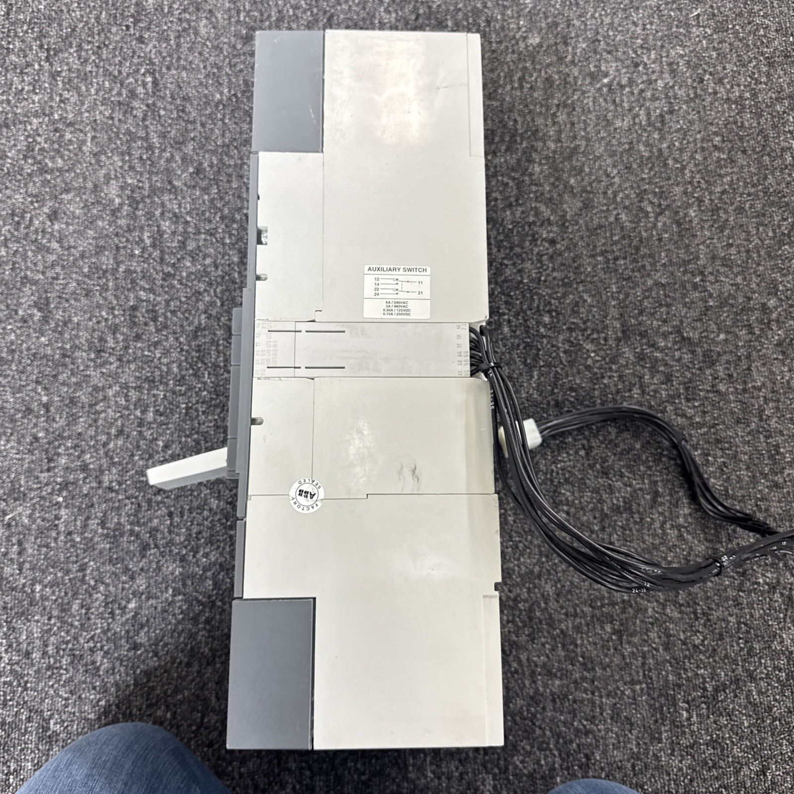 ABB S7H 1000 AMP 600V 3 POLE CIRCUIT BREAKER WITH AUX AND 24V SHUNT TRIP RECON
