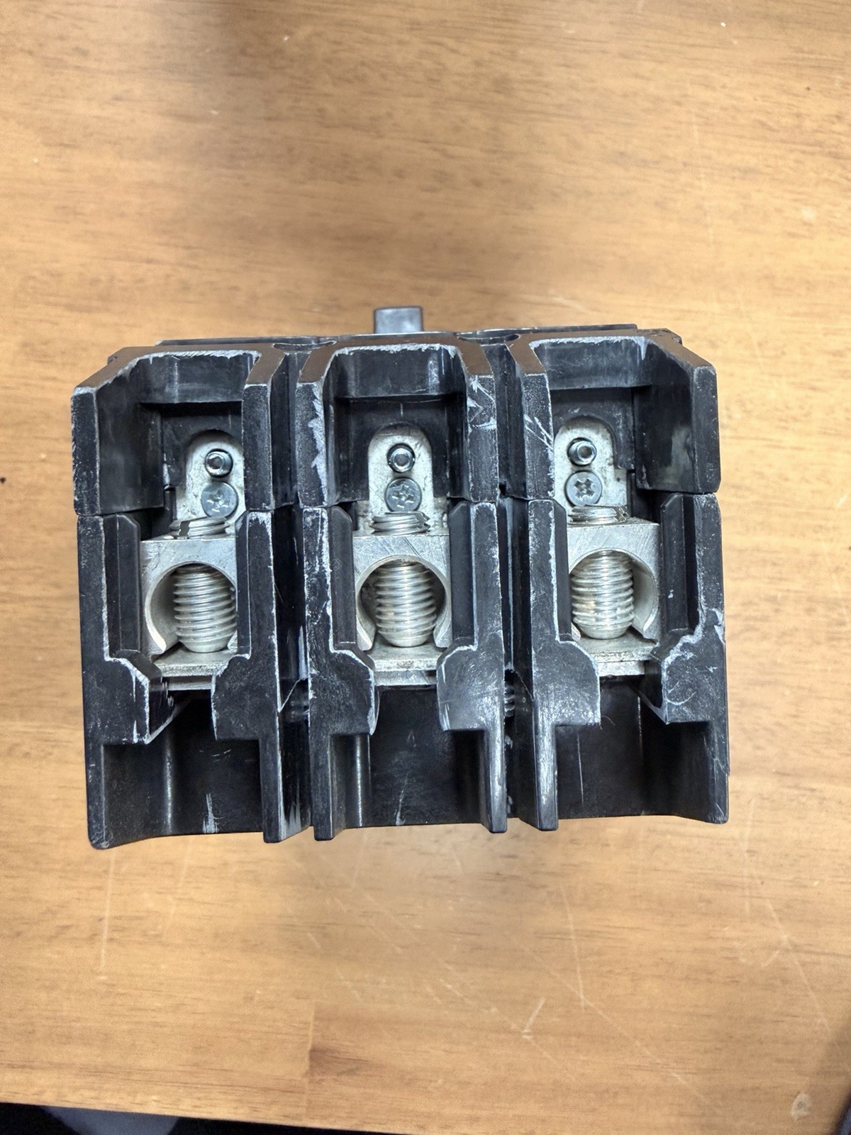 ABB GE GENERAL ELECTRIC 30 AMP BOLT ON CIRCUIT BREAKER 480/277 VAC 3 POLE TEY330