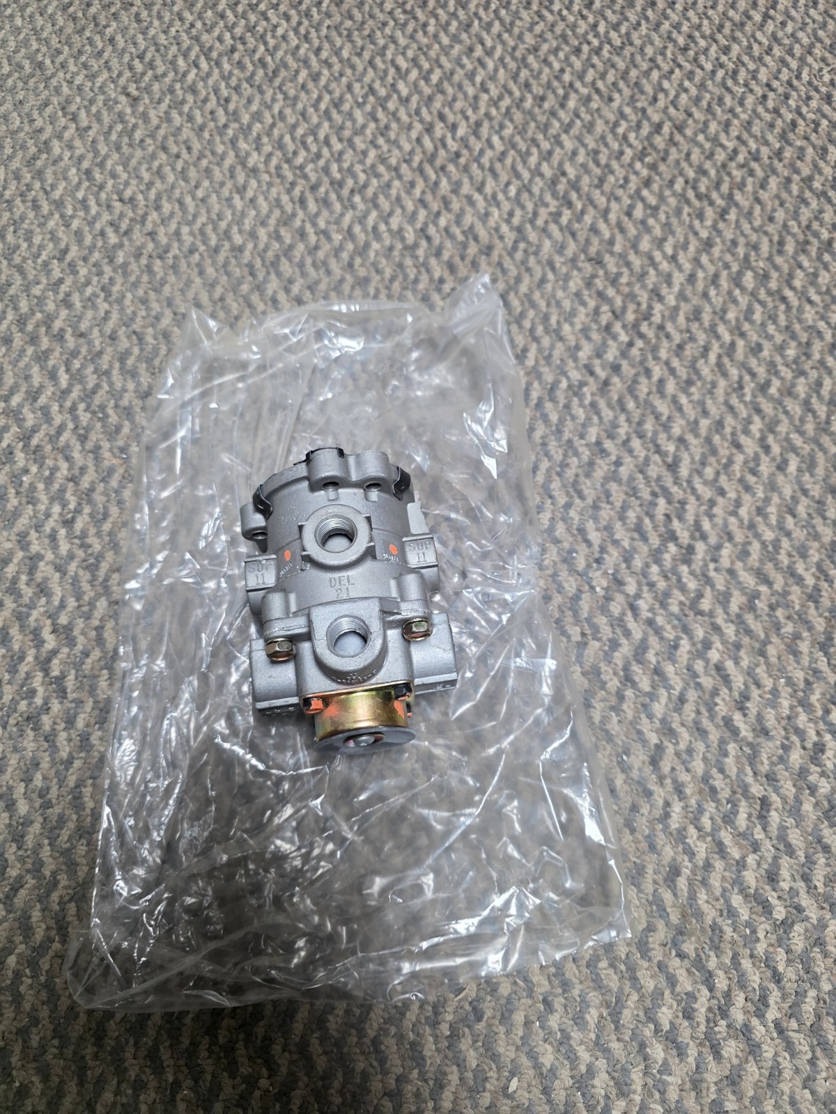 Bendix 286171N E-6 Air-Operated Brake Valve, Suitable for Air