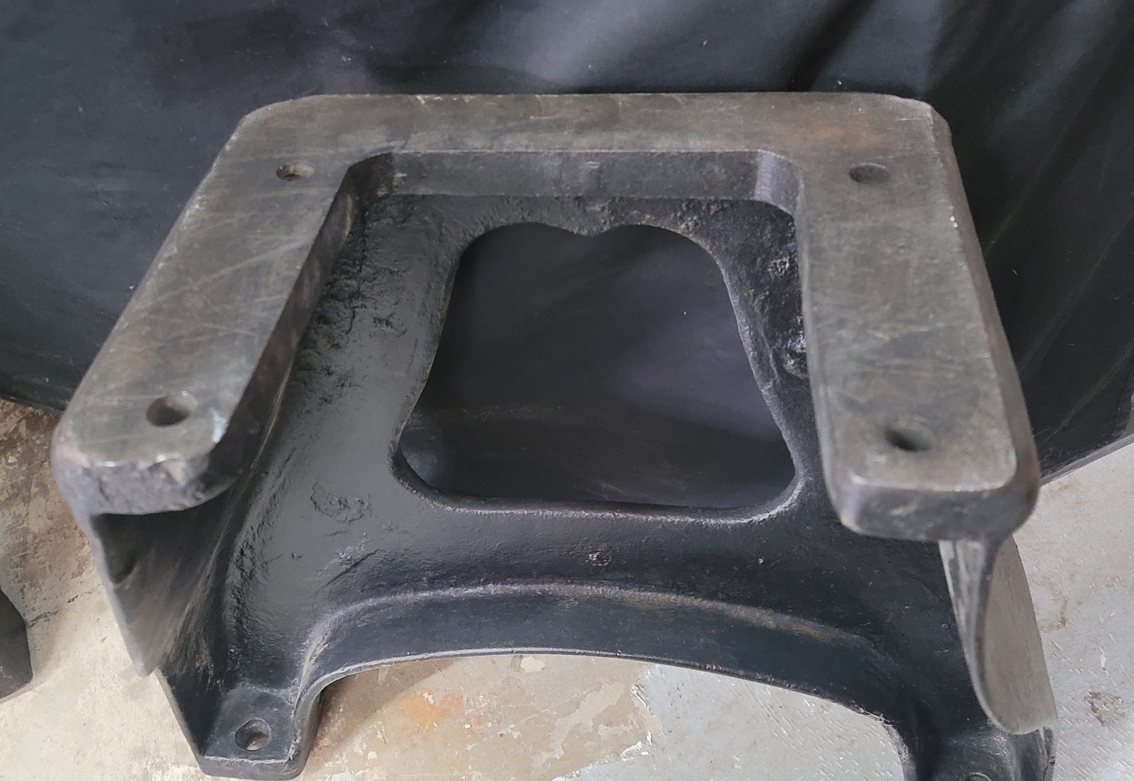 Pair of Cast Iron Factory Tapered Machine Legs 21″ T GS00689