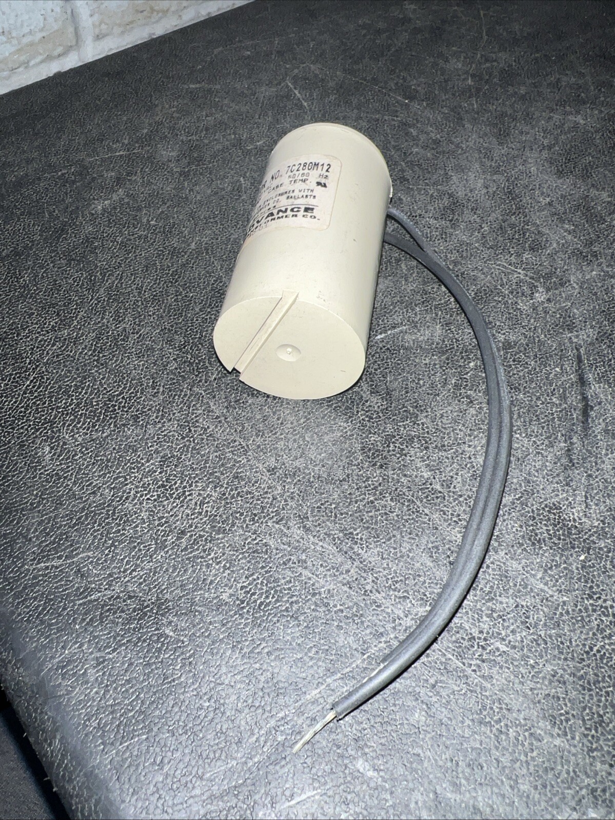Advance 7C280M12 Capacitor 28MFD 120VAC 50/60HZ
