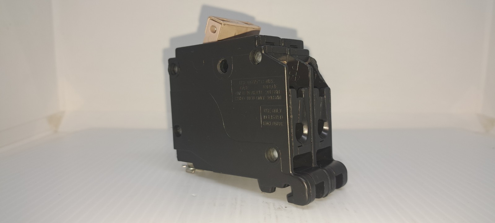 Cutler Hammer EATON CH230 2 Pole 30 Amp 120/240V Circuit Breaker Flaw