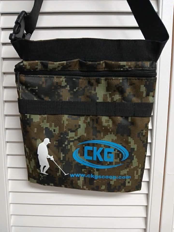 CKG Camouflage Finds Pouch Metal Detector Accessory Bag with Shoulder Strap