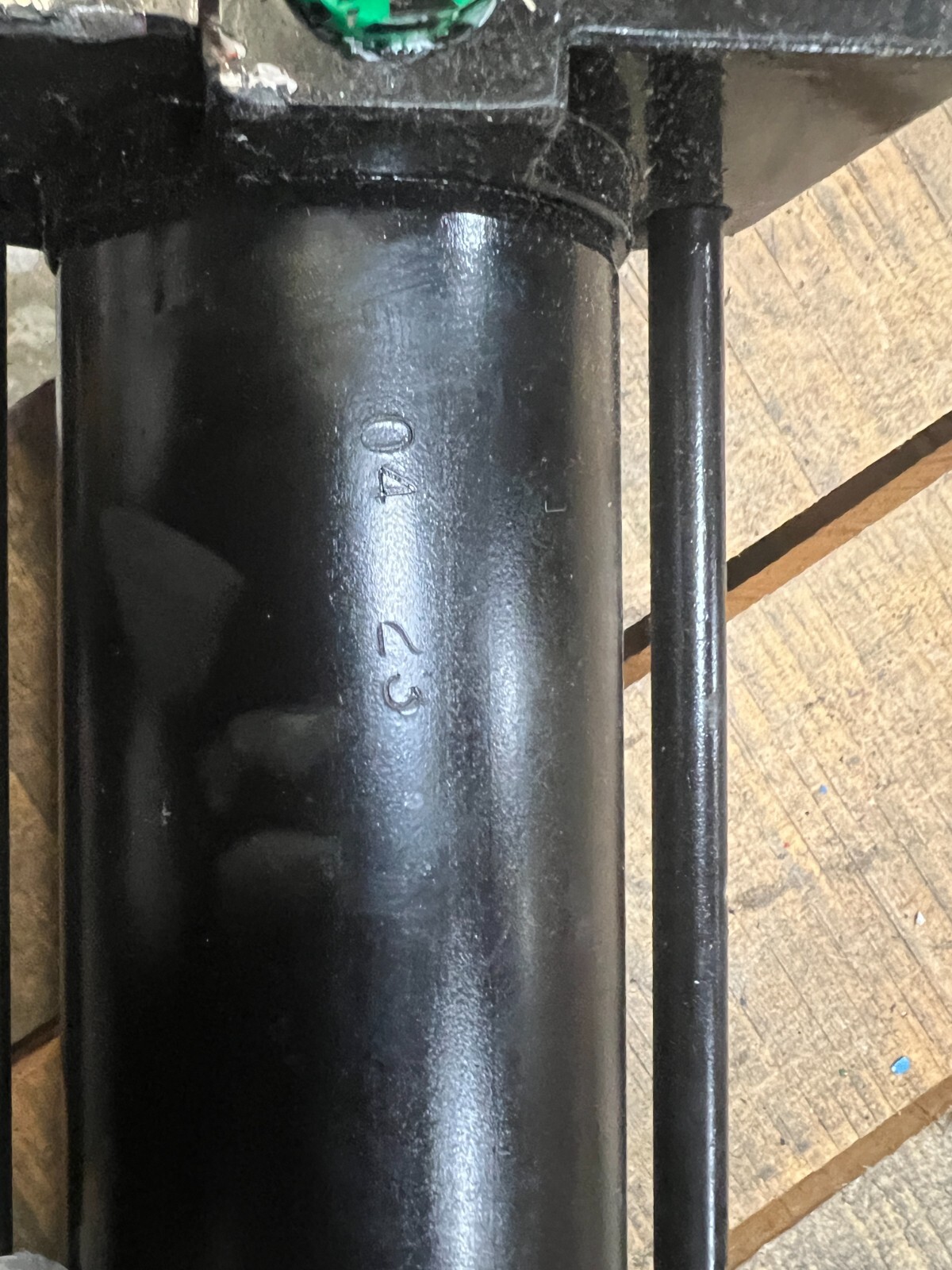 Hydraulic Tie-Rod Cylinder 2.77″ OD x 24.5″ Retracted x 1.58″ Rod
