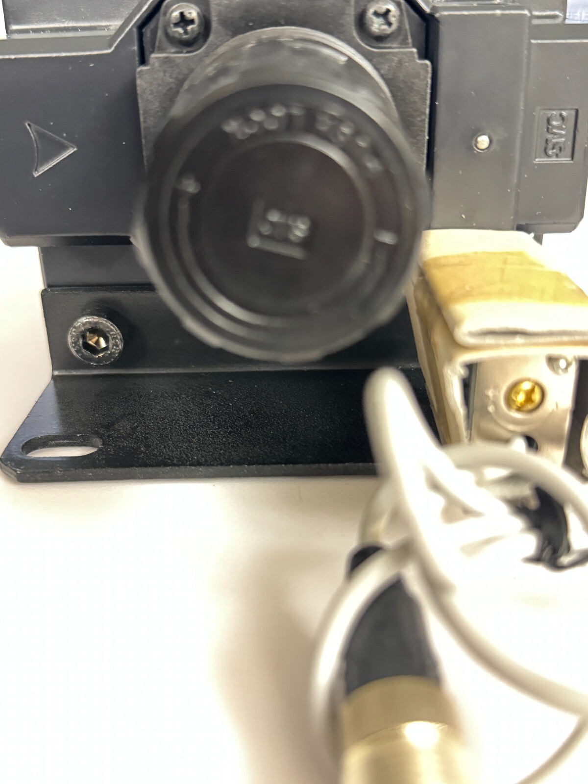SMC 20-AMR400-04S-R-X248 Regulator with IS10-01S-X273 Pressure Switch