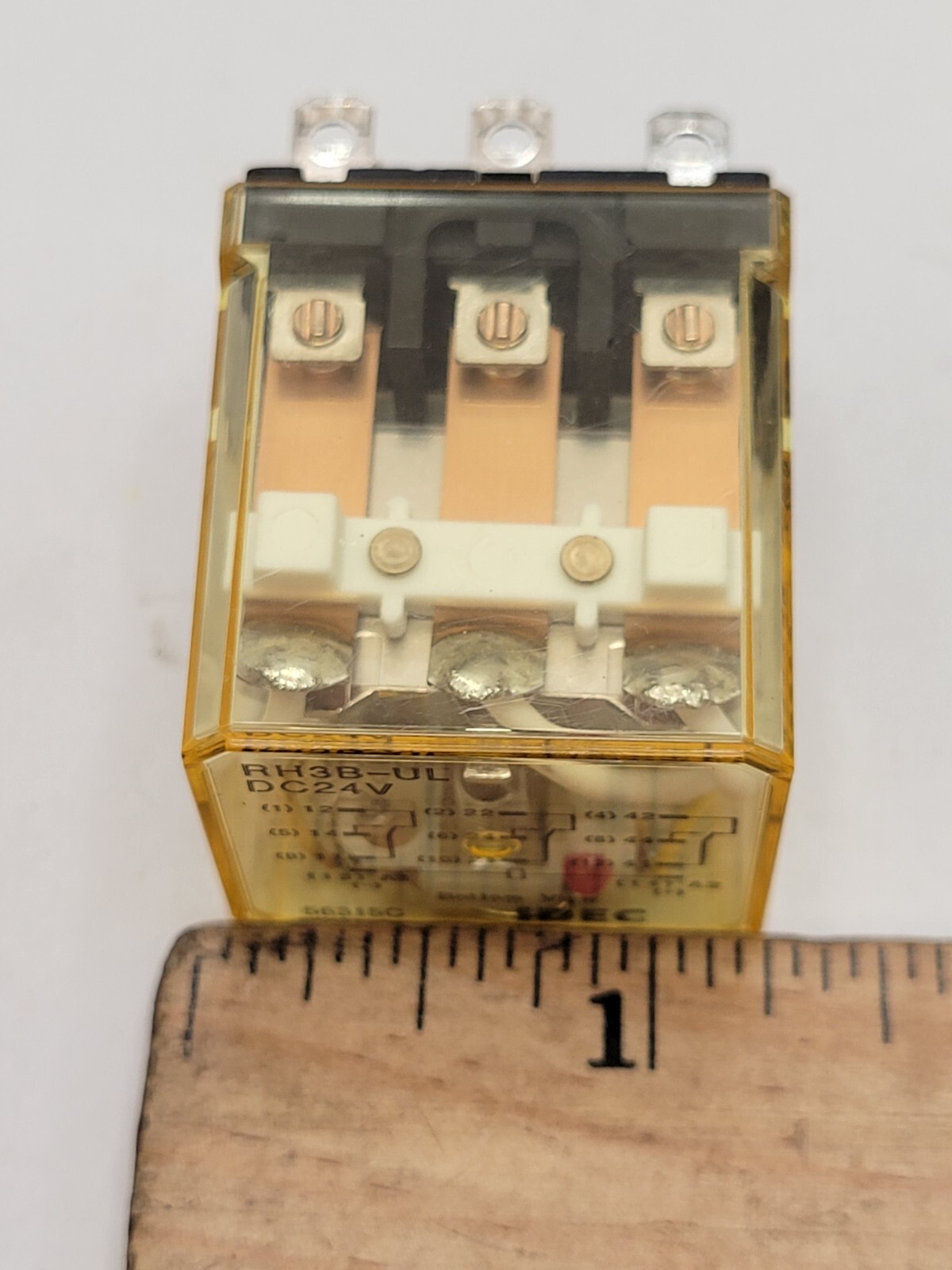 IDEC RH3B-UL Relay Plug-in Mount 3PDT 10A 240V Coil 24VDC 11-Pin Blade Terminal