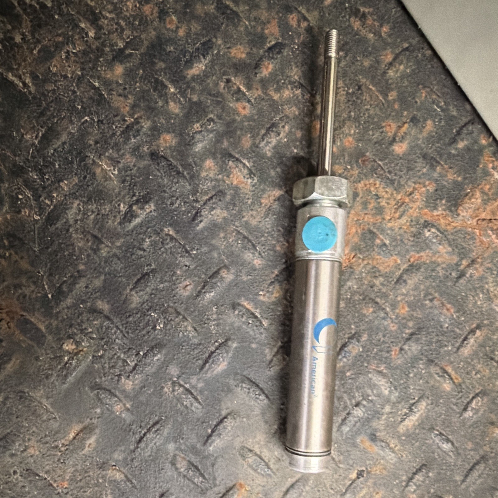 American Double-Acting Pneumatic Single-Rod Cylinder assortment of sizes