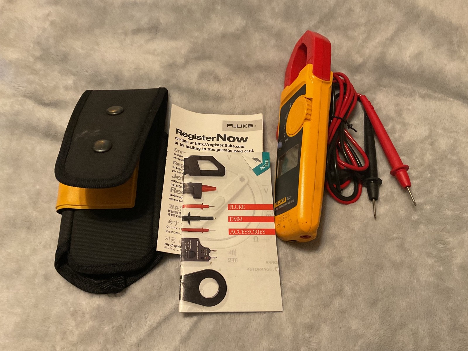 Fluke 323 True RMS Digital Clamp Meter